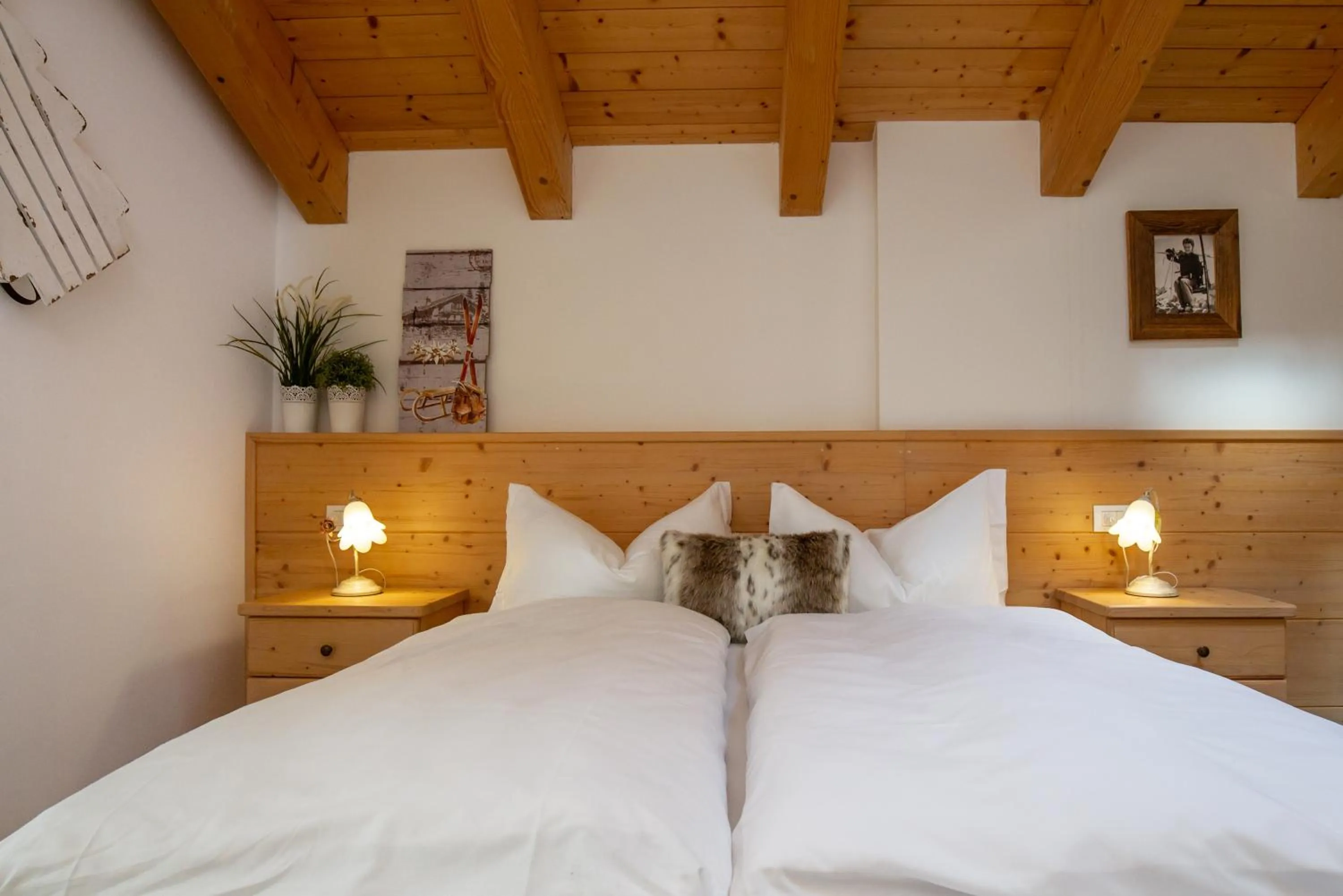 Bed in Hotel Chalet Giasenei