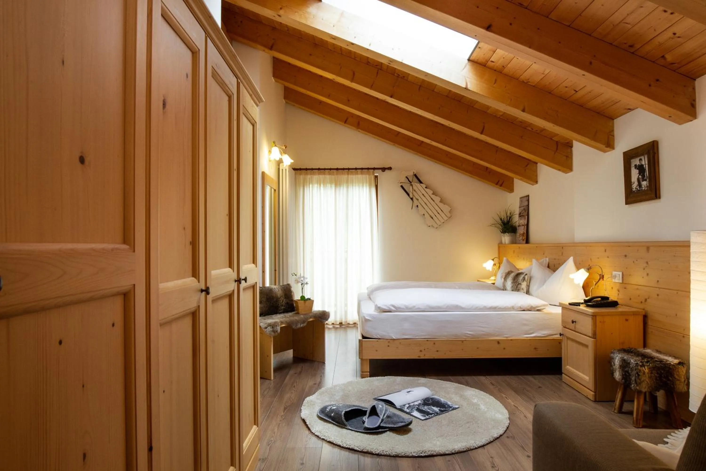 Photo of the whole room, Bed in Hotel Chalet Giasenei