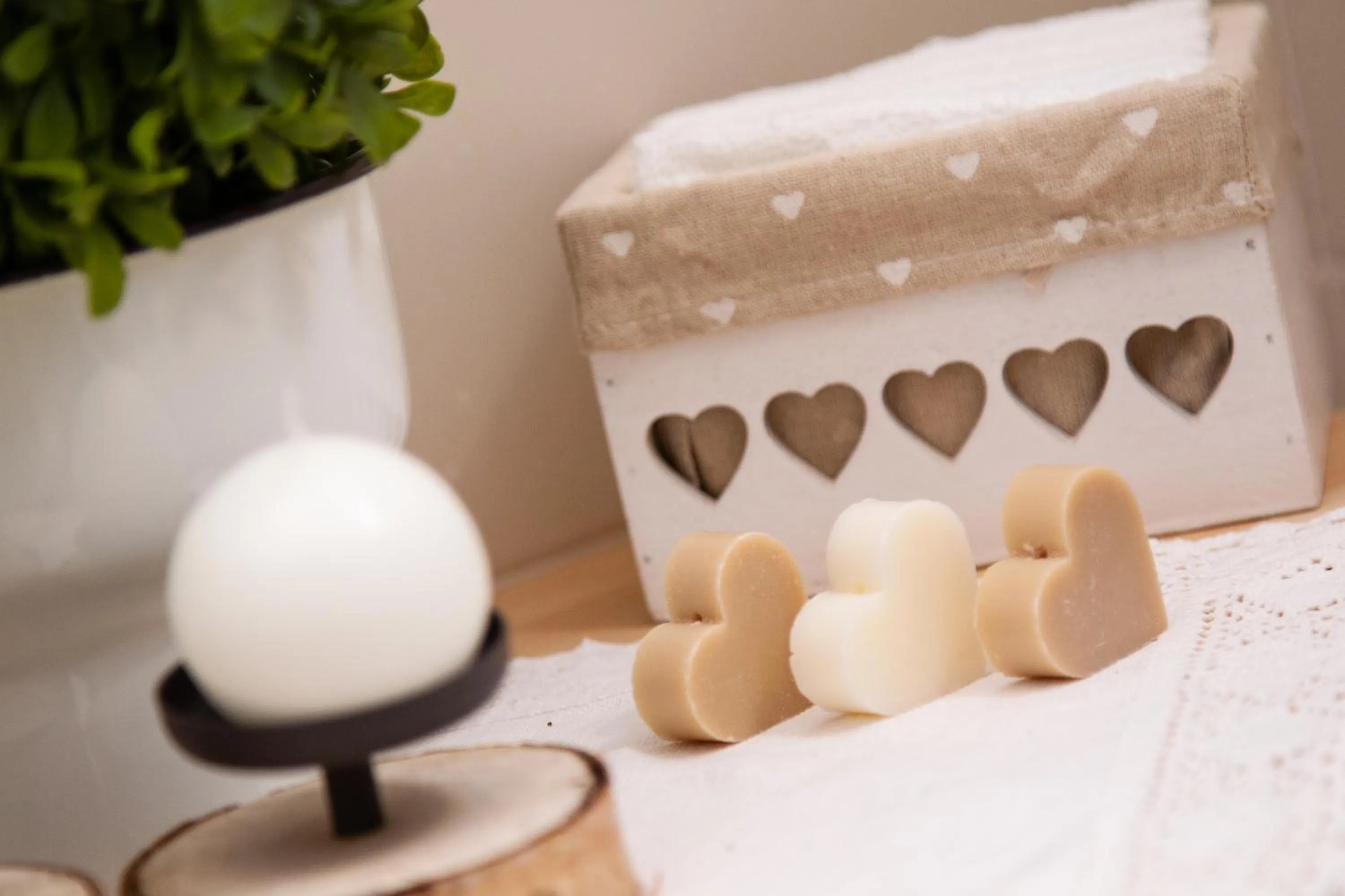 Decorative detail, Bed in Hotel Chalet Giasenei