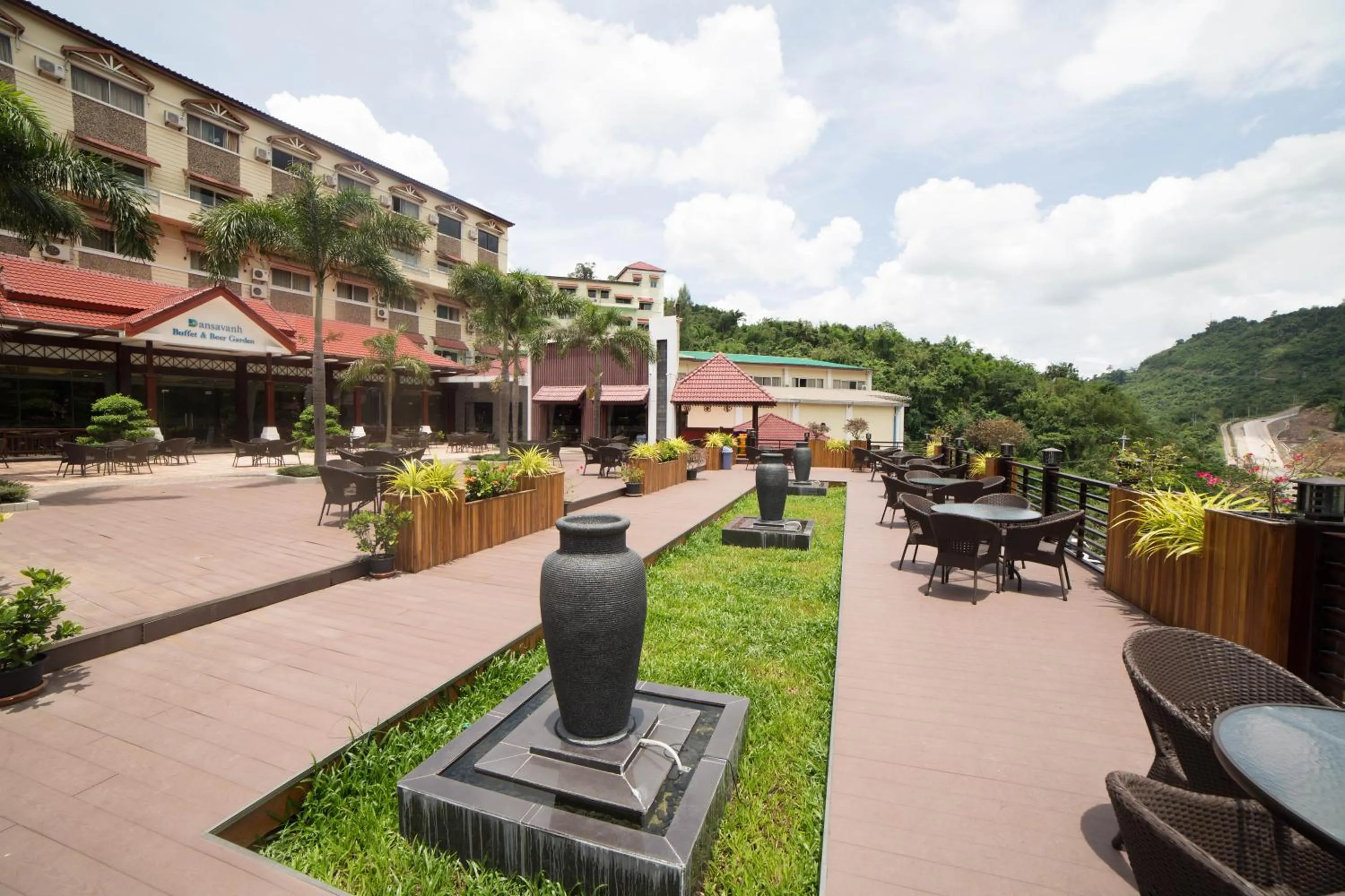 Restaurant/places to eat in Dansavanh Namngum Resort