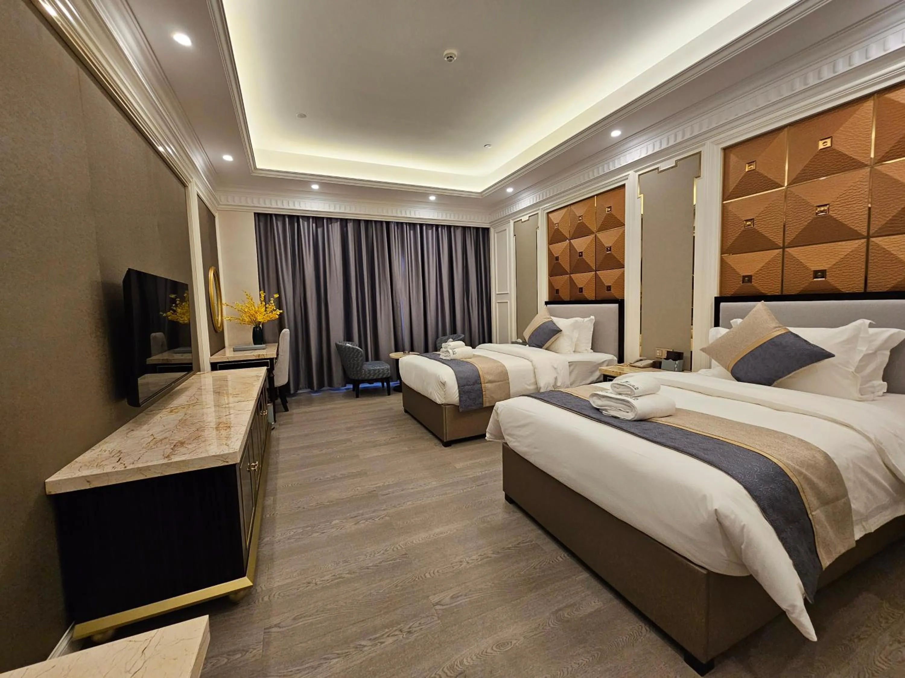 Photo of the whole room, Bed in Dansavanh Namngum Resort