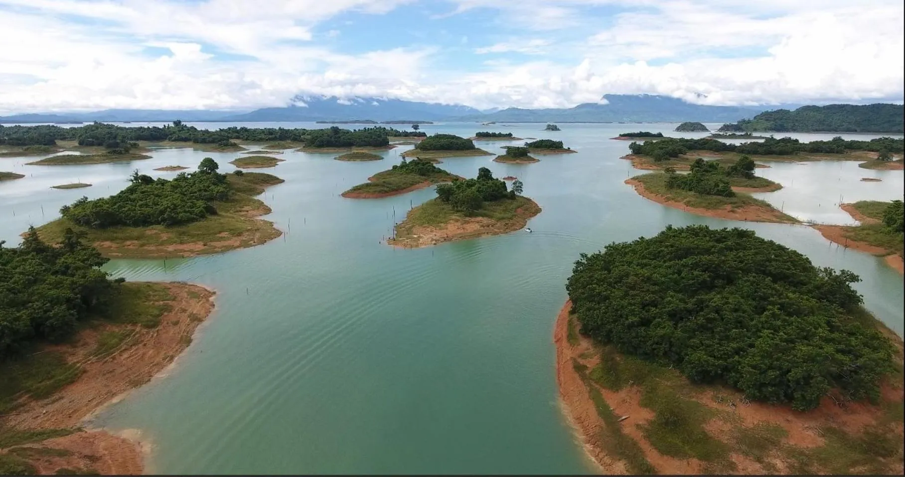 Lake view in Dansavanh Namngum Resort