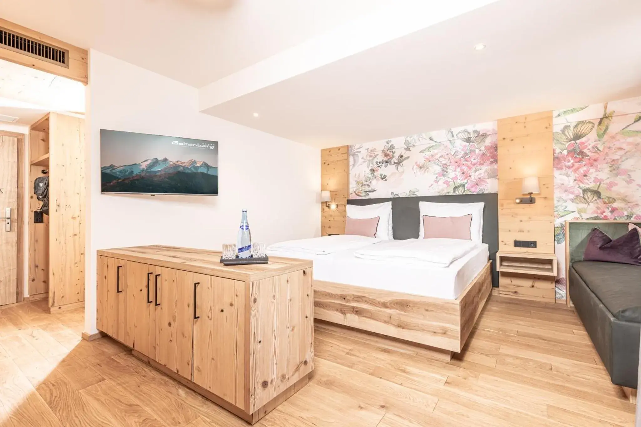 Deluxe Double Room in Galtenberg Bed & Breakfast Deluxe Double Room in Galtenberg Bed & Breakfast