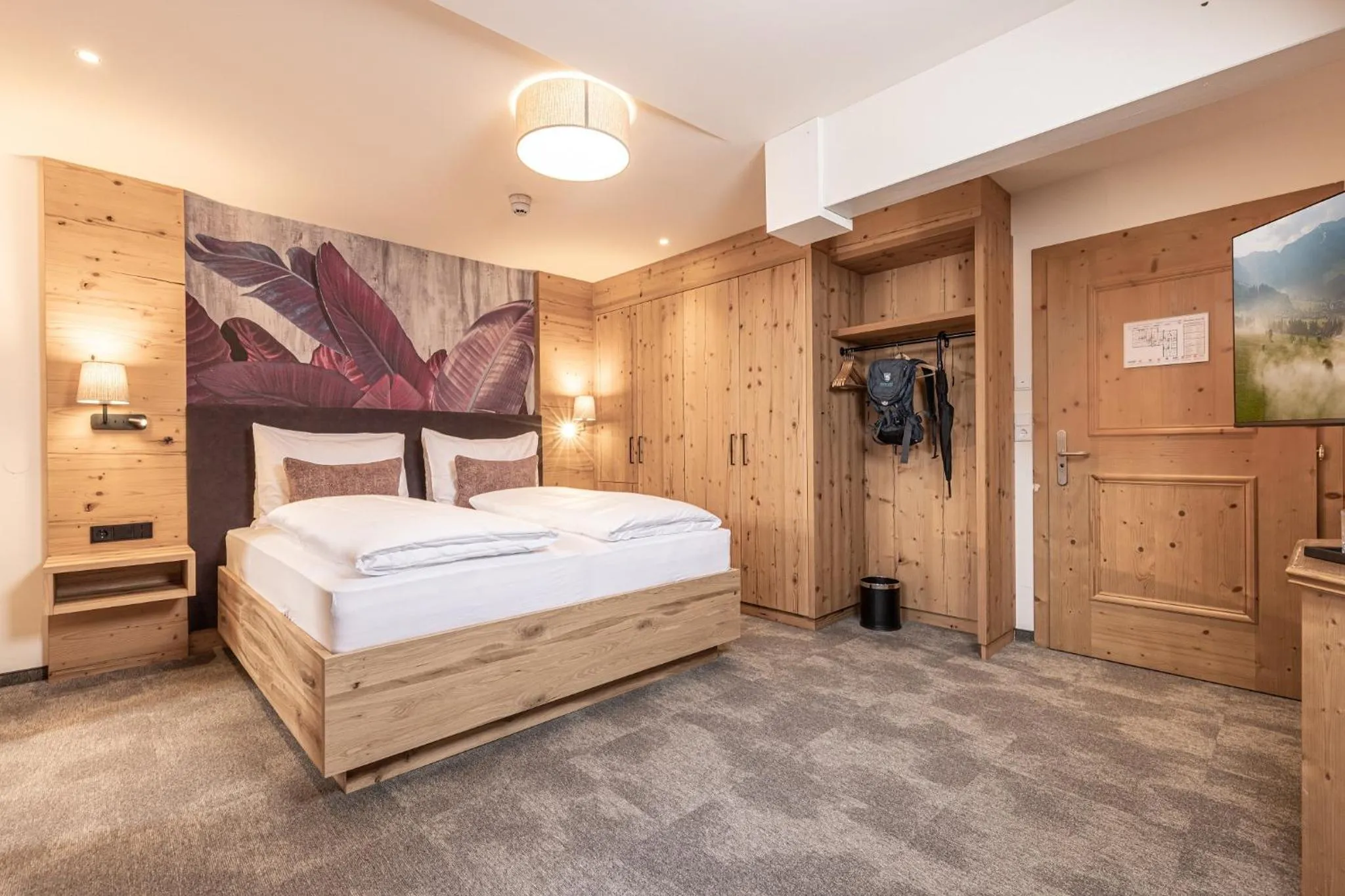 Bathroom, Bed in Galtenberg Bed & Breakfast