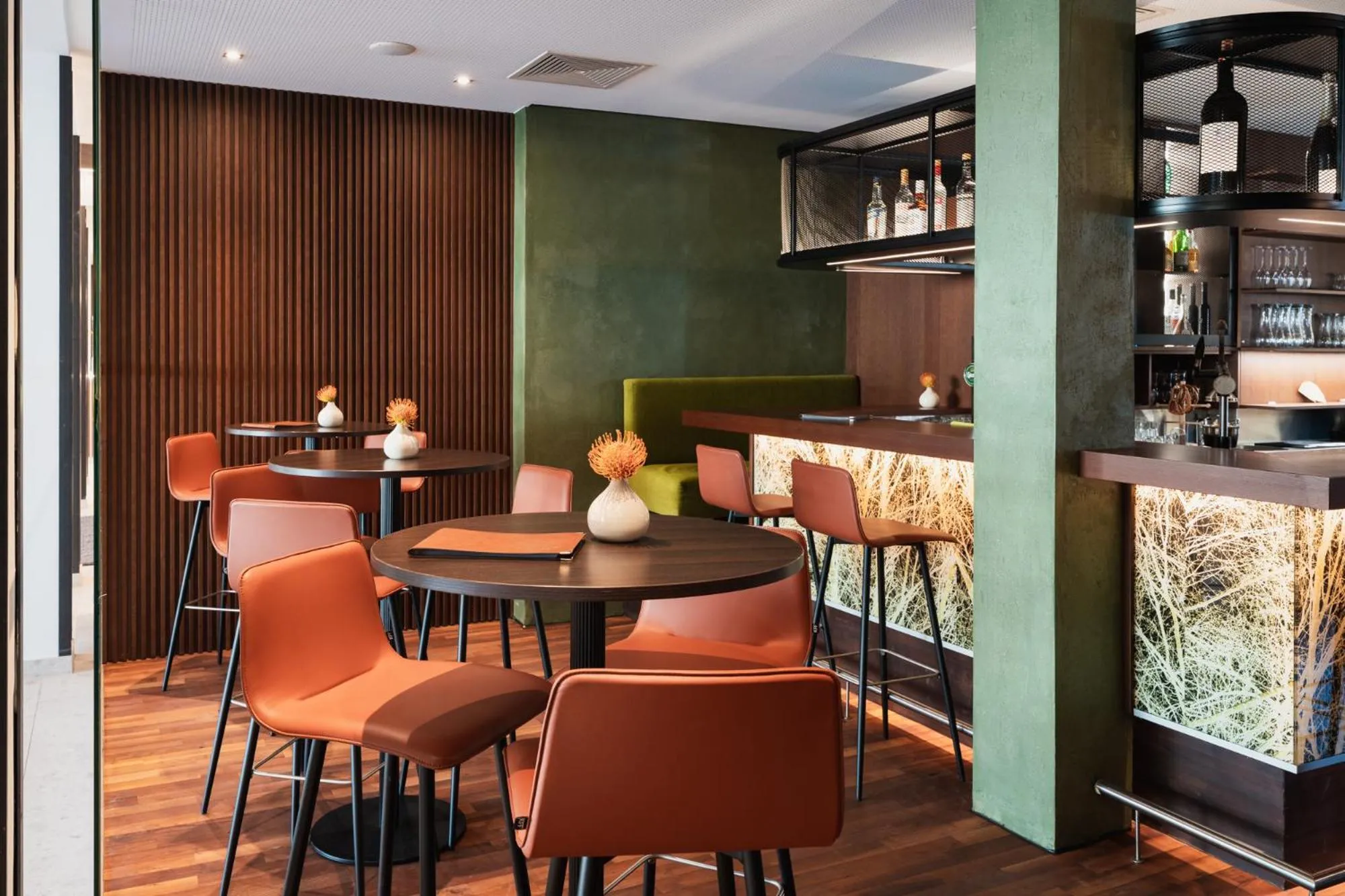 Lounge or bar in Alphotel Innsbruck