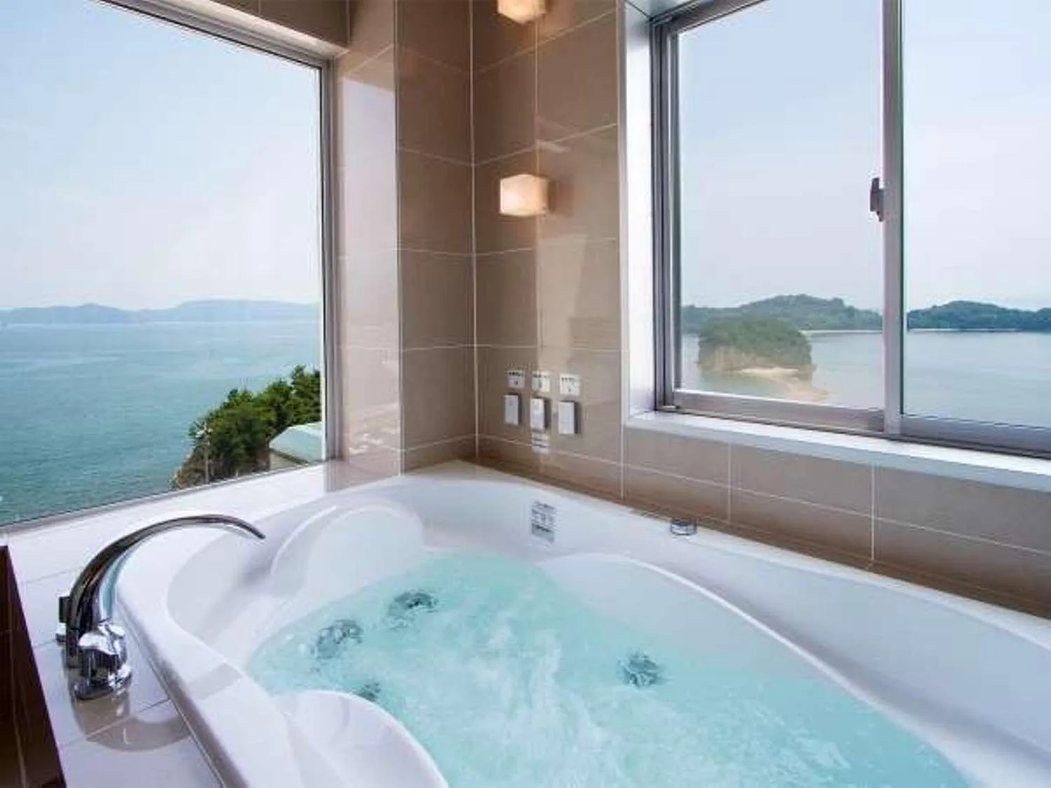 Bathroom in Shodoshima International Hotel