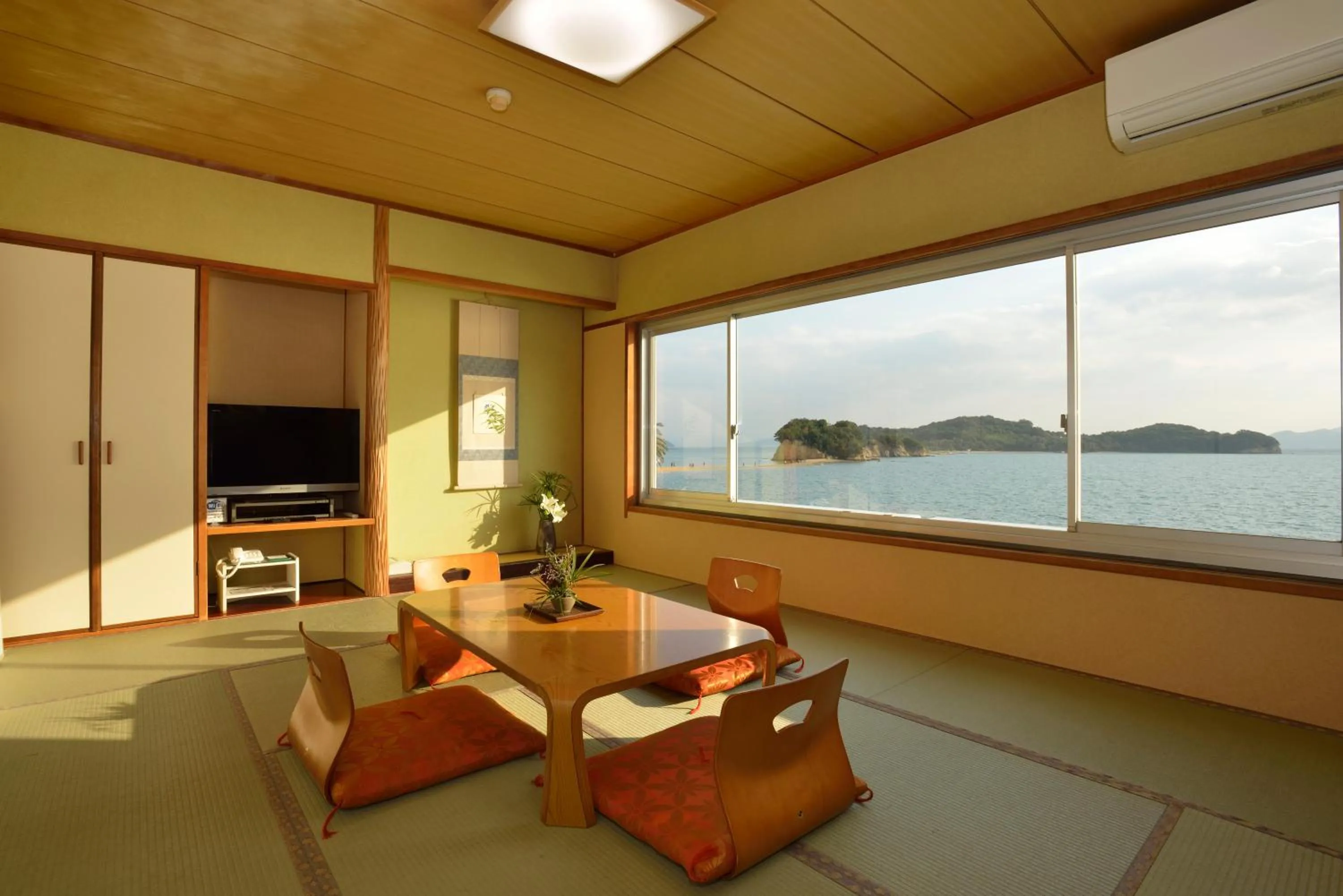 Photo of the whole room in Shodoshima International Hotel