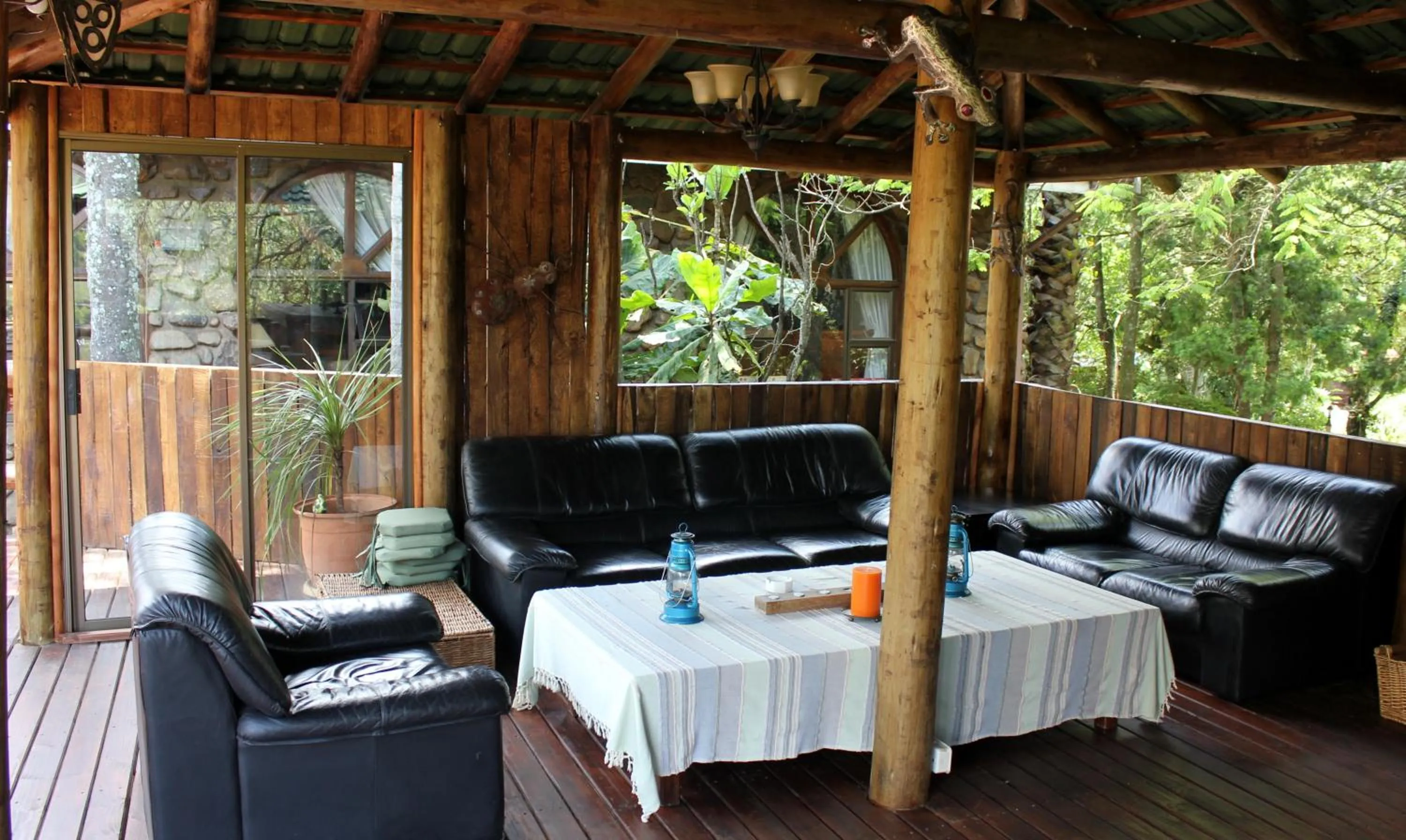 Lounge or bar in The Sabie Town House Guest Lodge