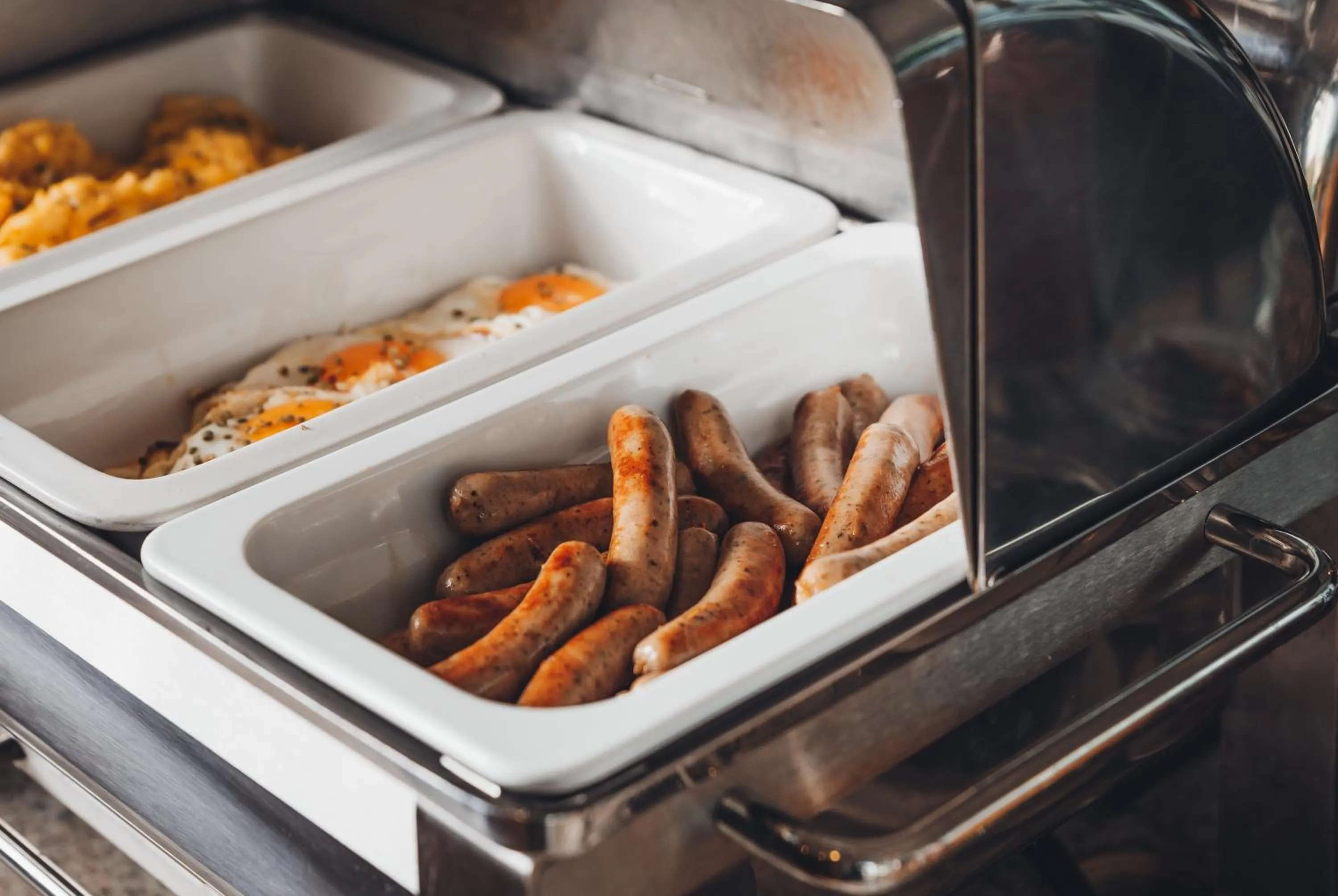 Buffet breakfast in HEINhotel vienna airport