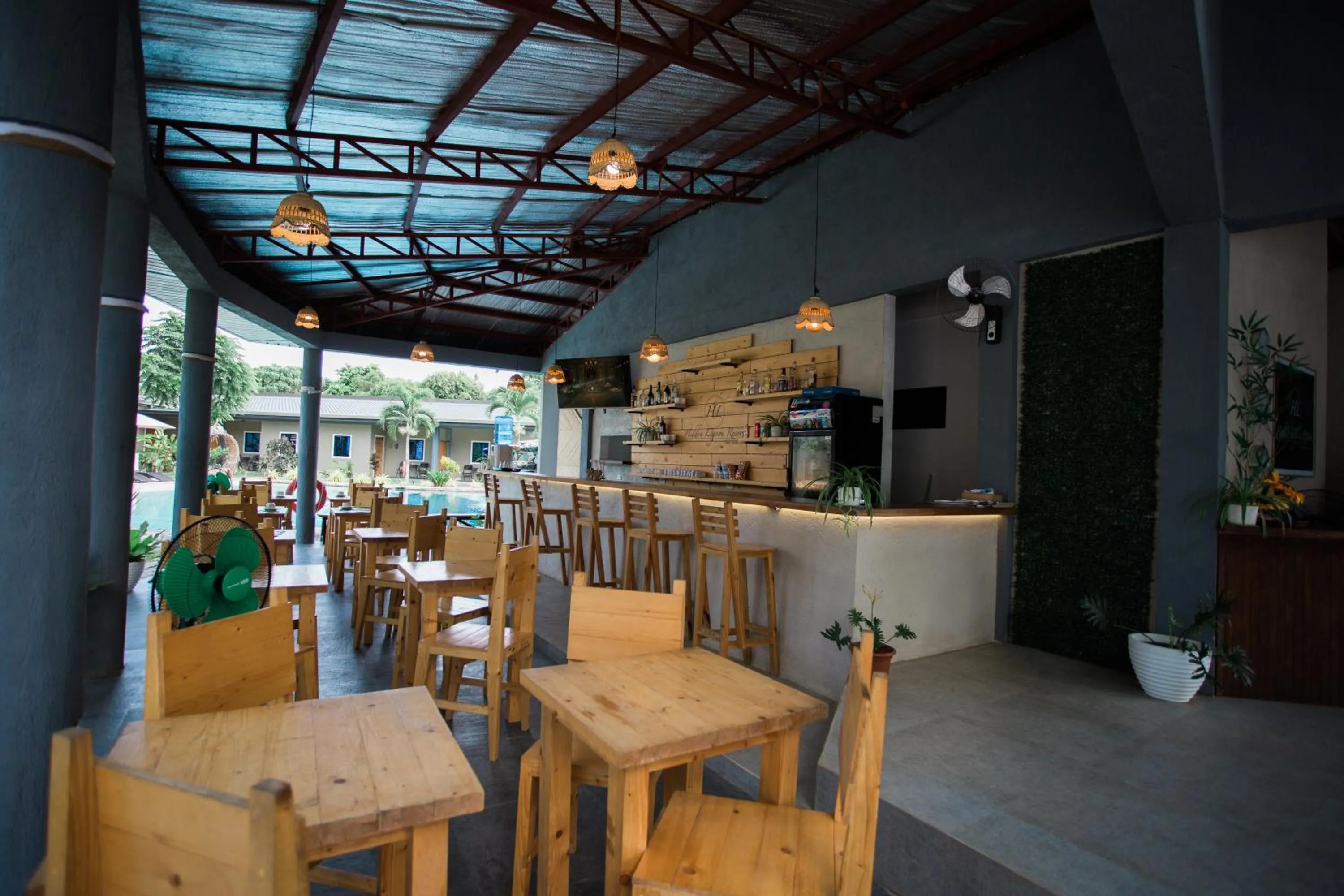 Restaurant/places to eat in Hidden Lagoon Resort