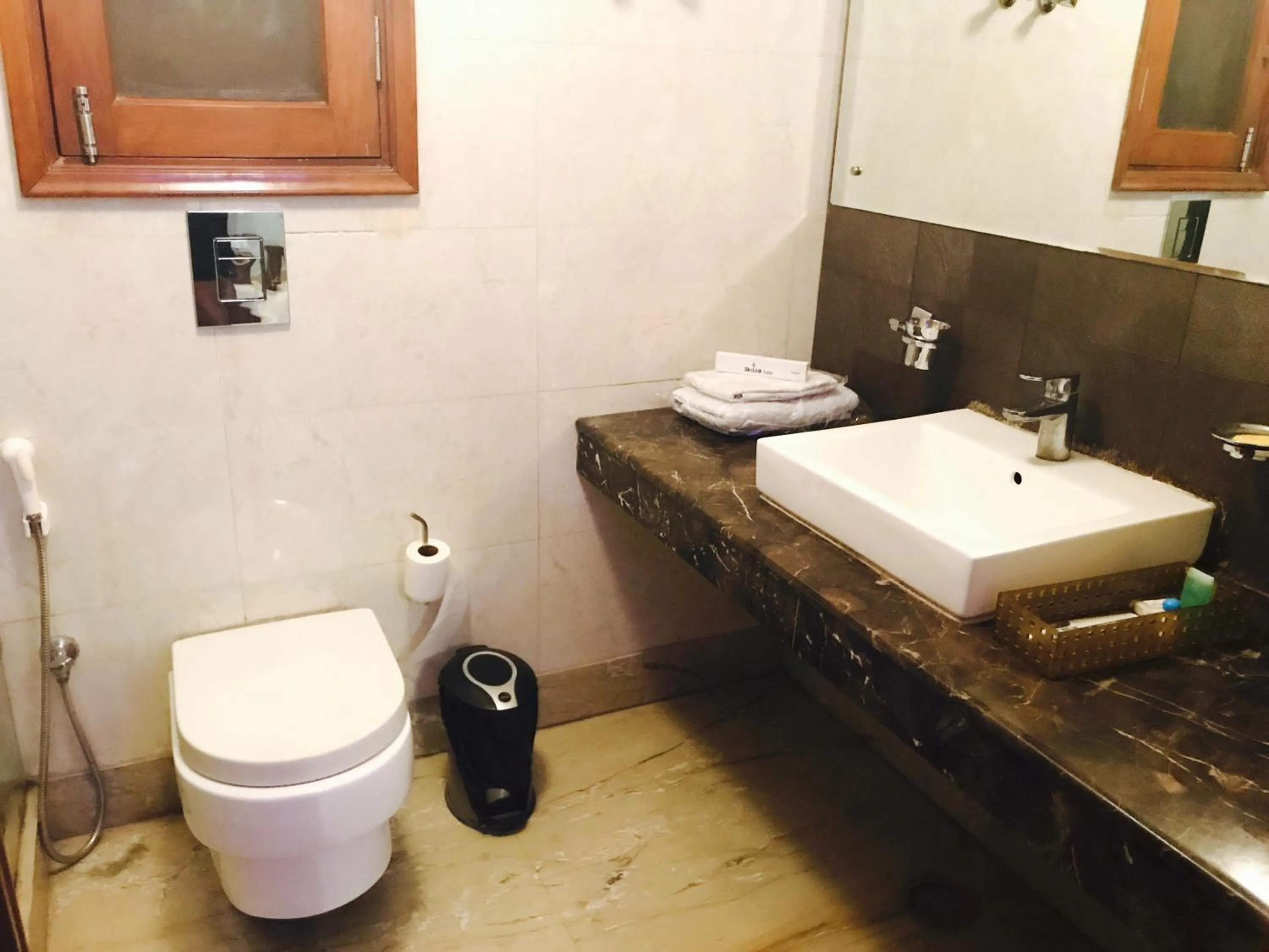 Skylink Suites Bed & Breakfast