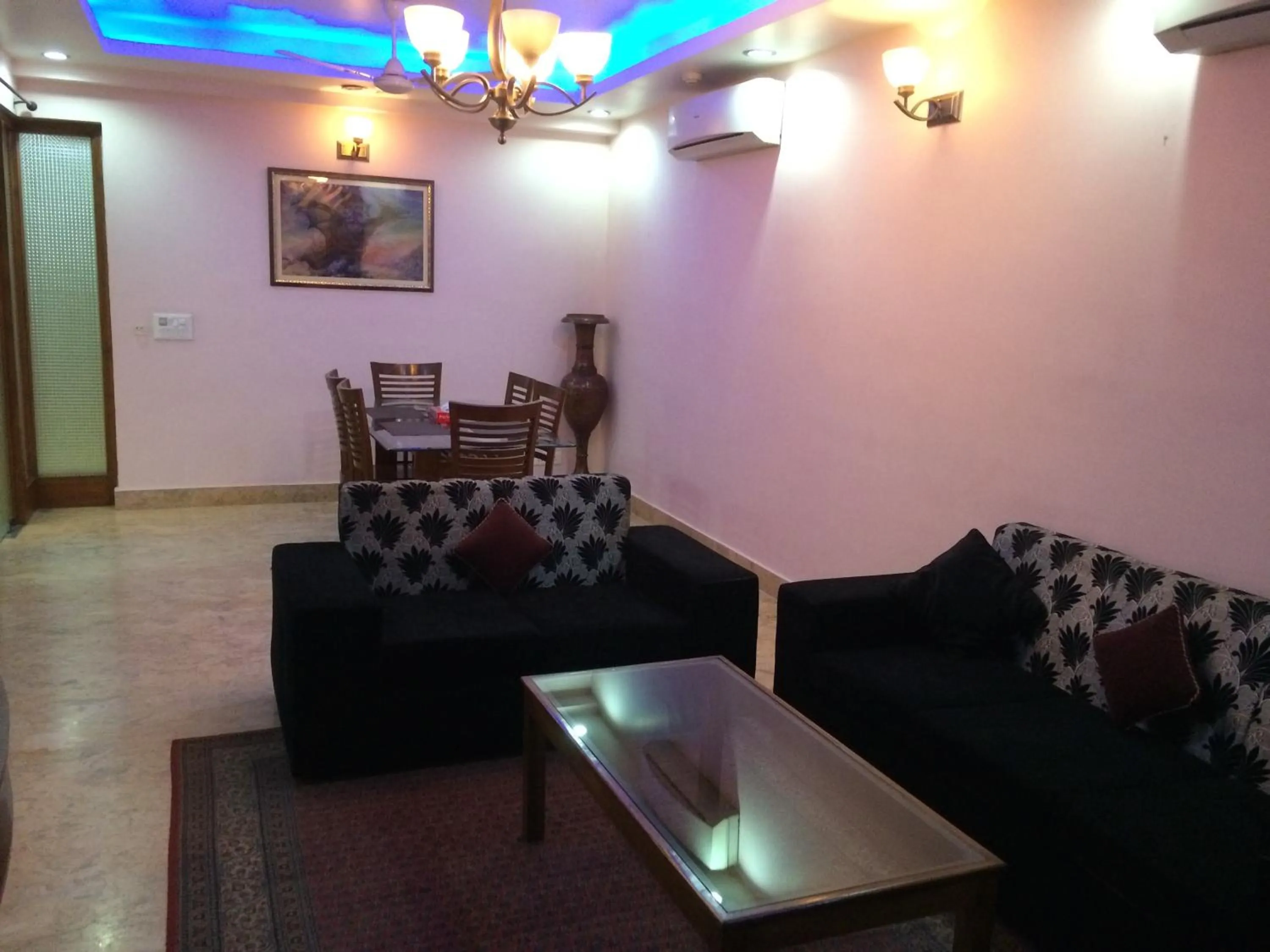 Skylink Suites Bed & Breakfast