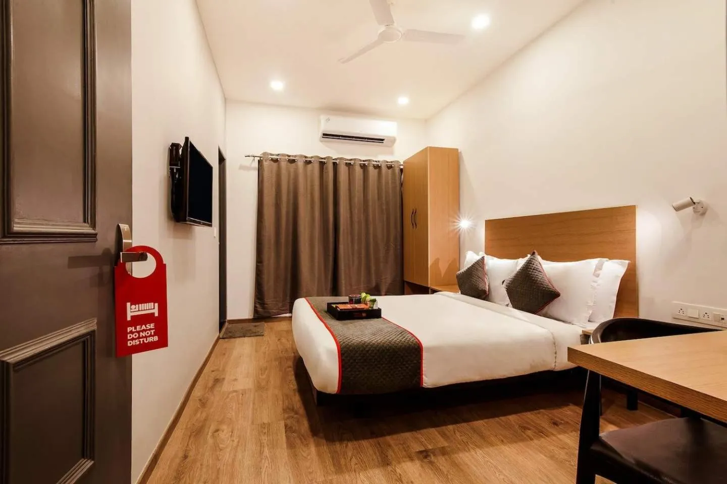 Bed in Hotel The Onyx