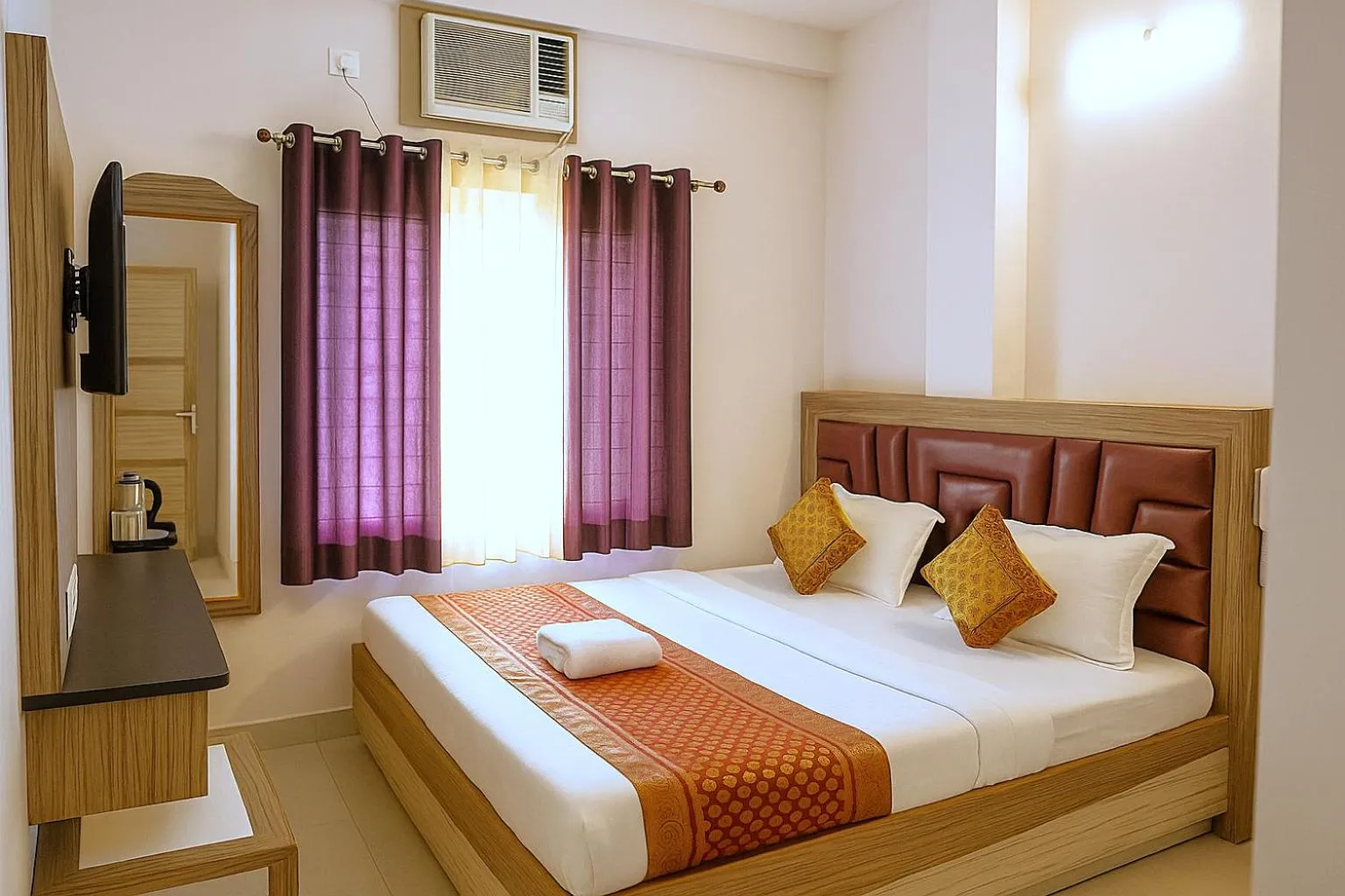 Bedroom, Bed in Hotel City Palace