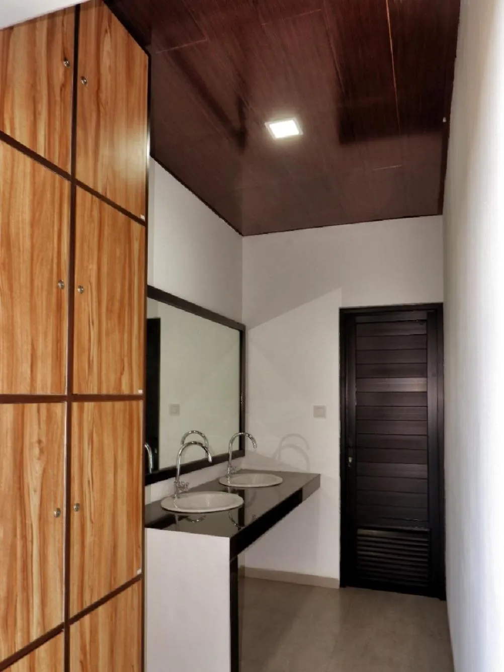 Toilet in Guest House 555 NKI