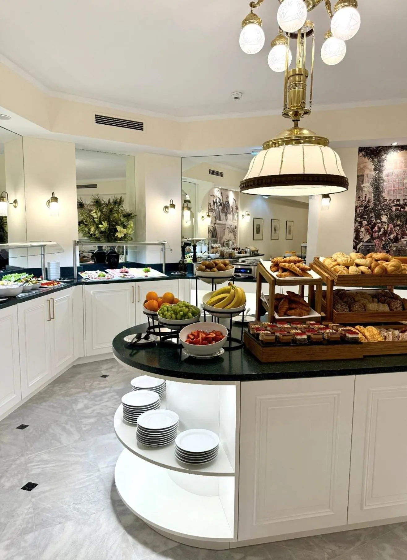 Breakfast in Hotel Johann Strauss