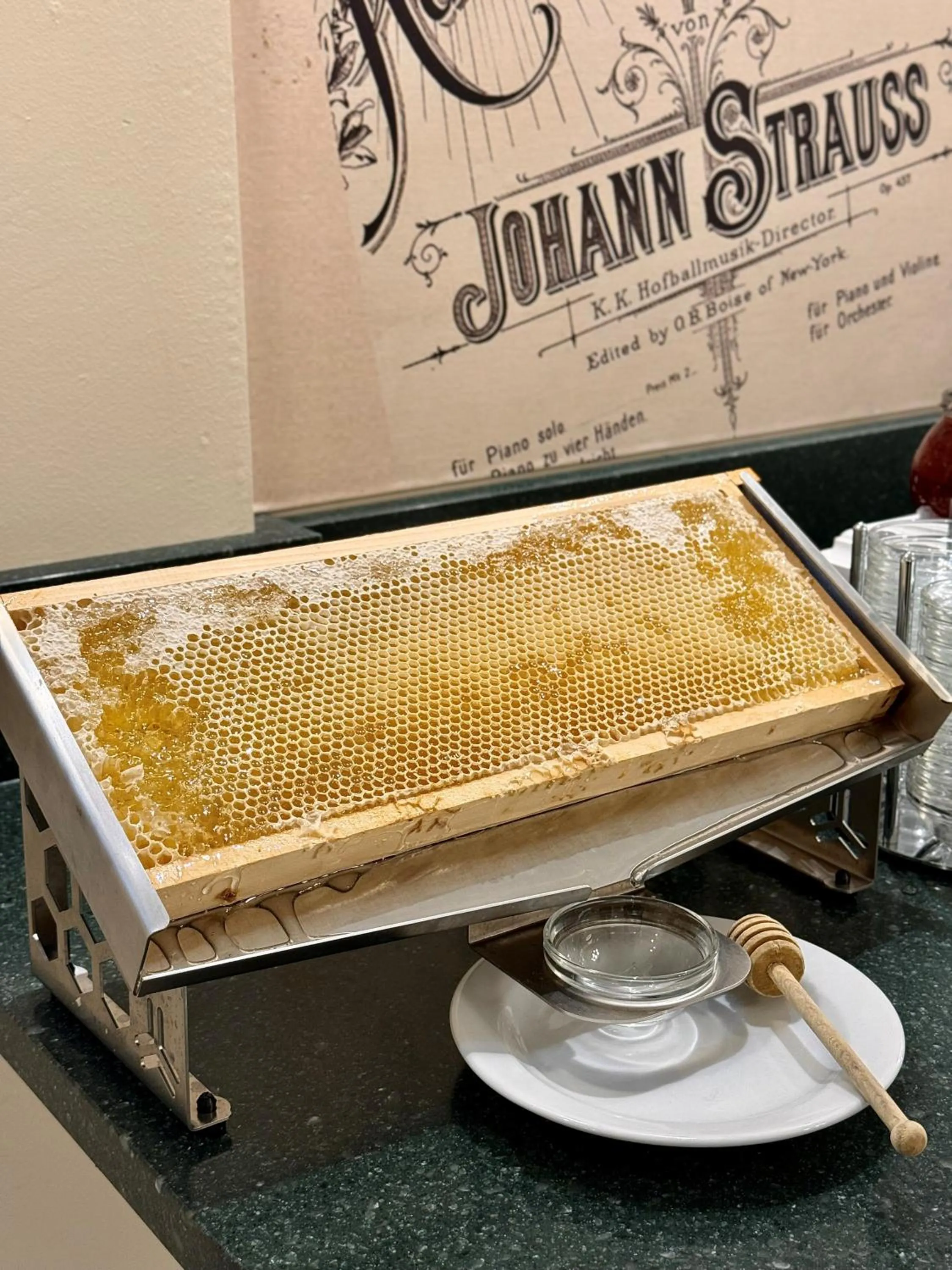 Breakfast in Hotel Johann Strauss