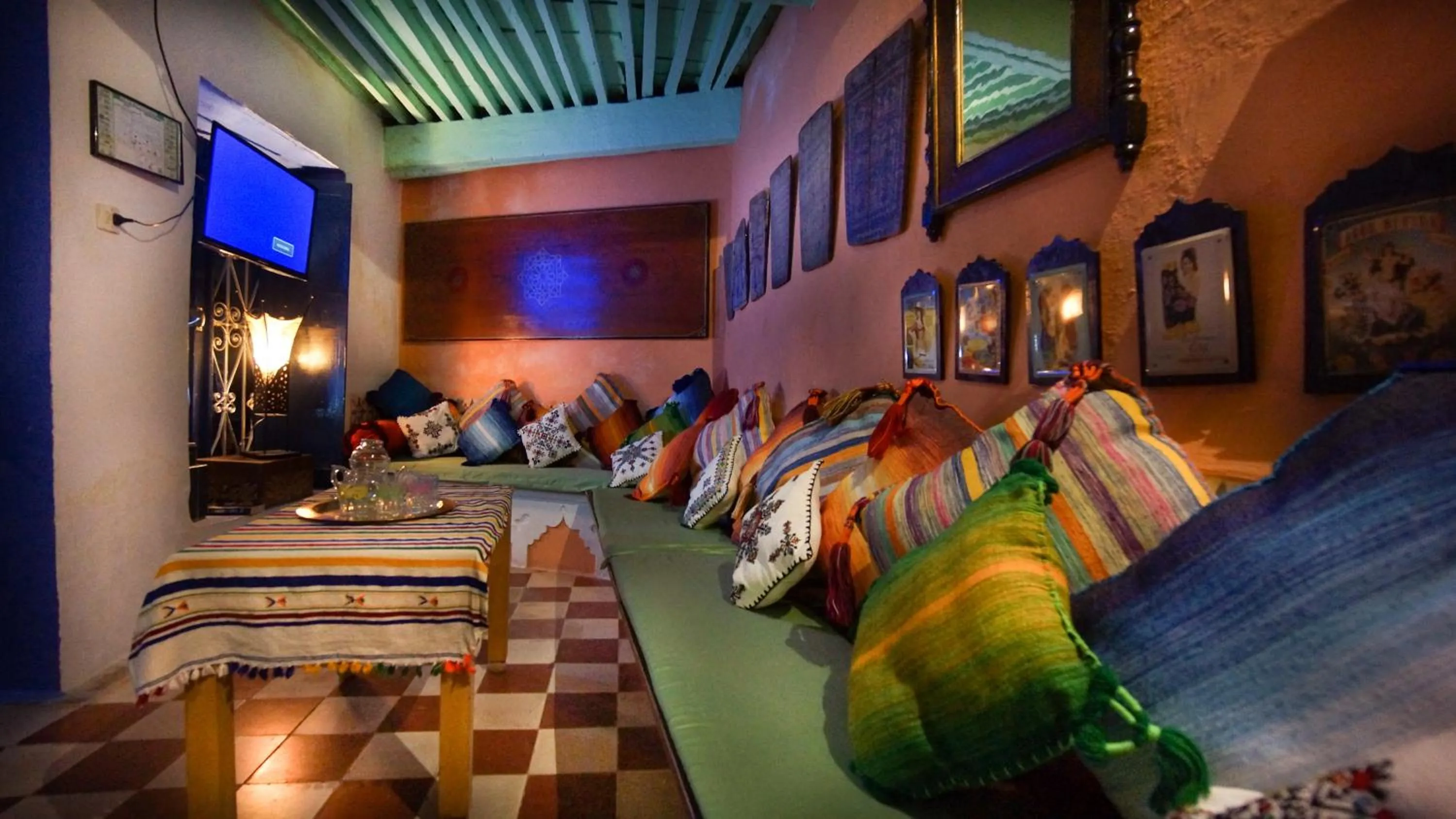 Communal lounge/ TV room in Hotel Casa Miguel