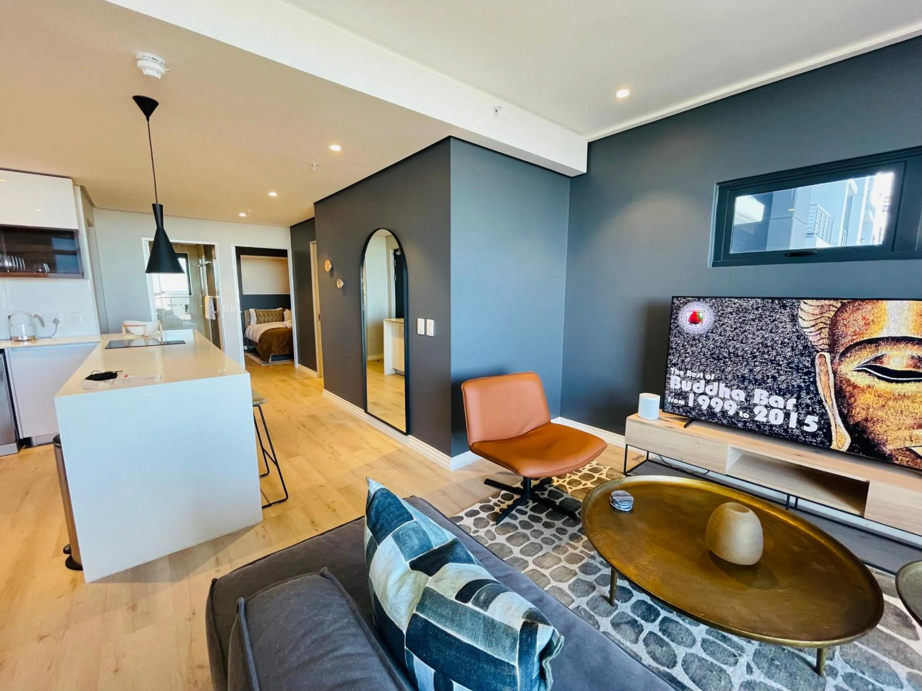 TV and multimedia in Urban Elephant 16 On Bree