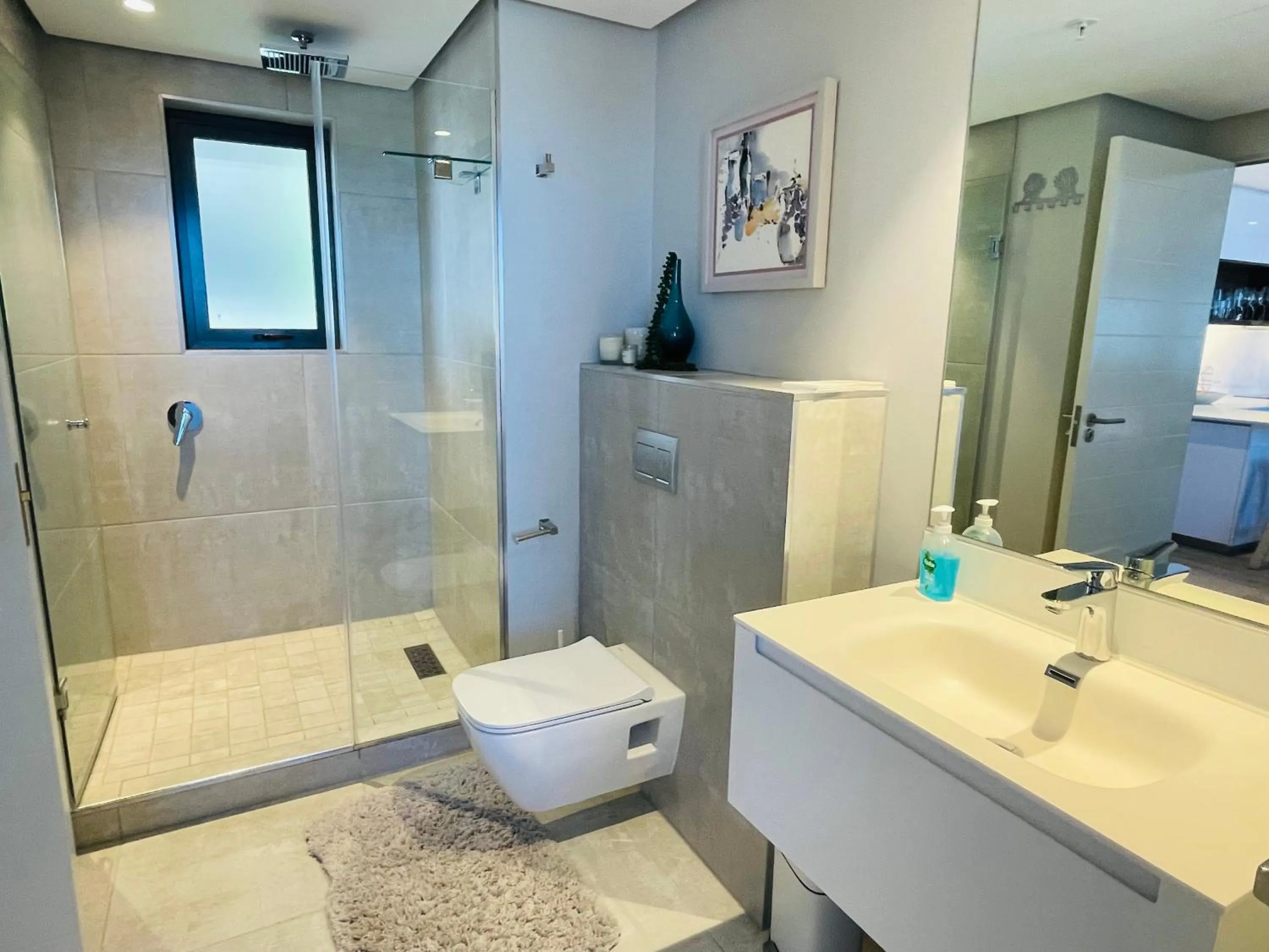 Bathroom in Urban Elephant 16 On Bree