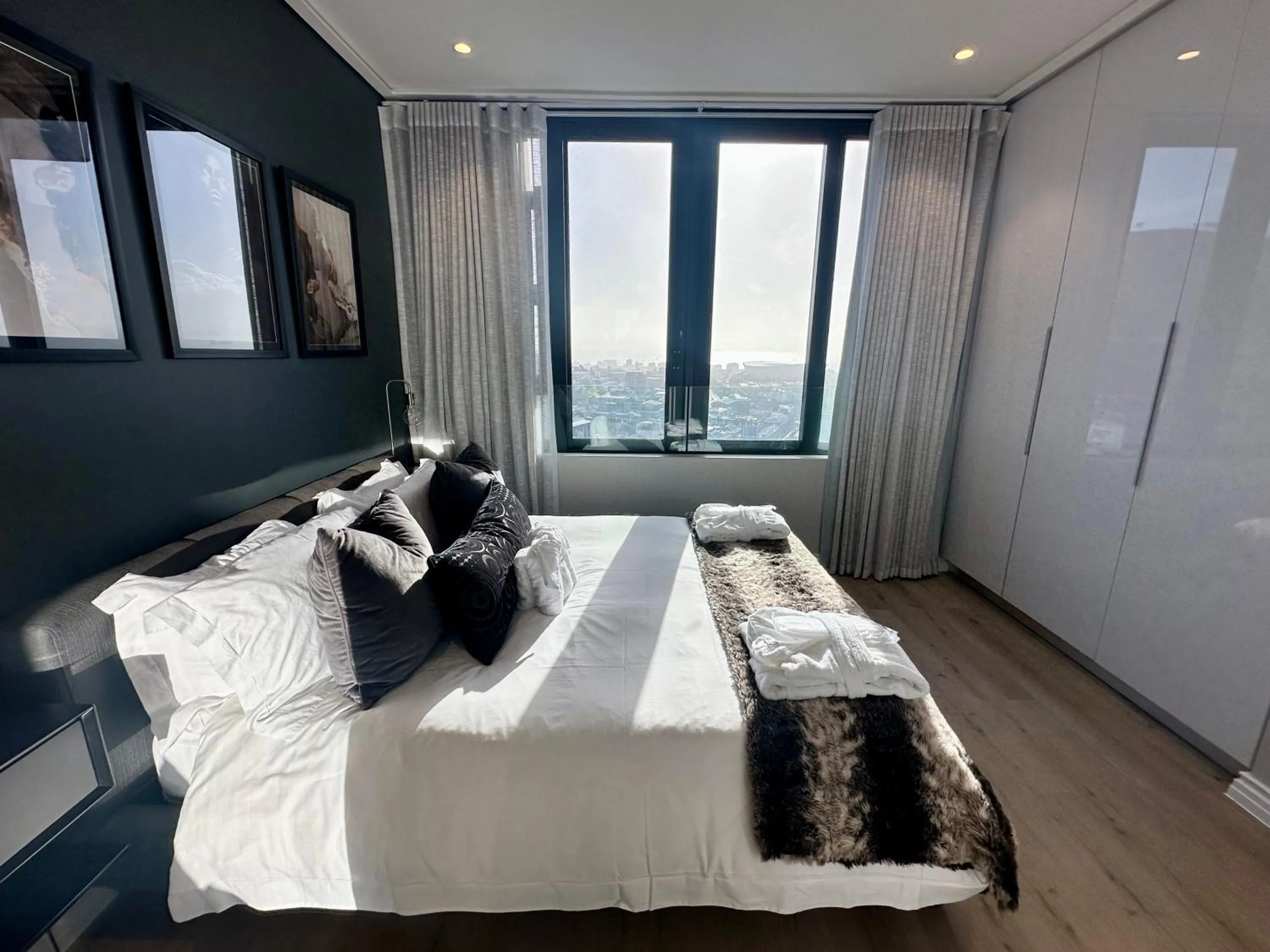 Bedroom, Bed in Urban Elephant 16 On Bree