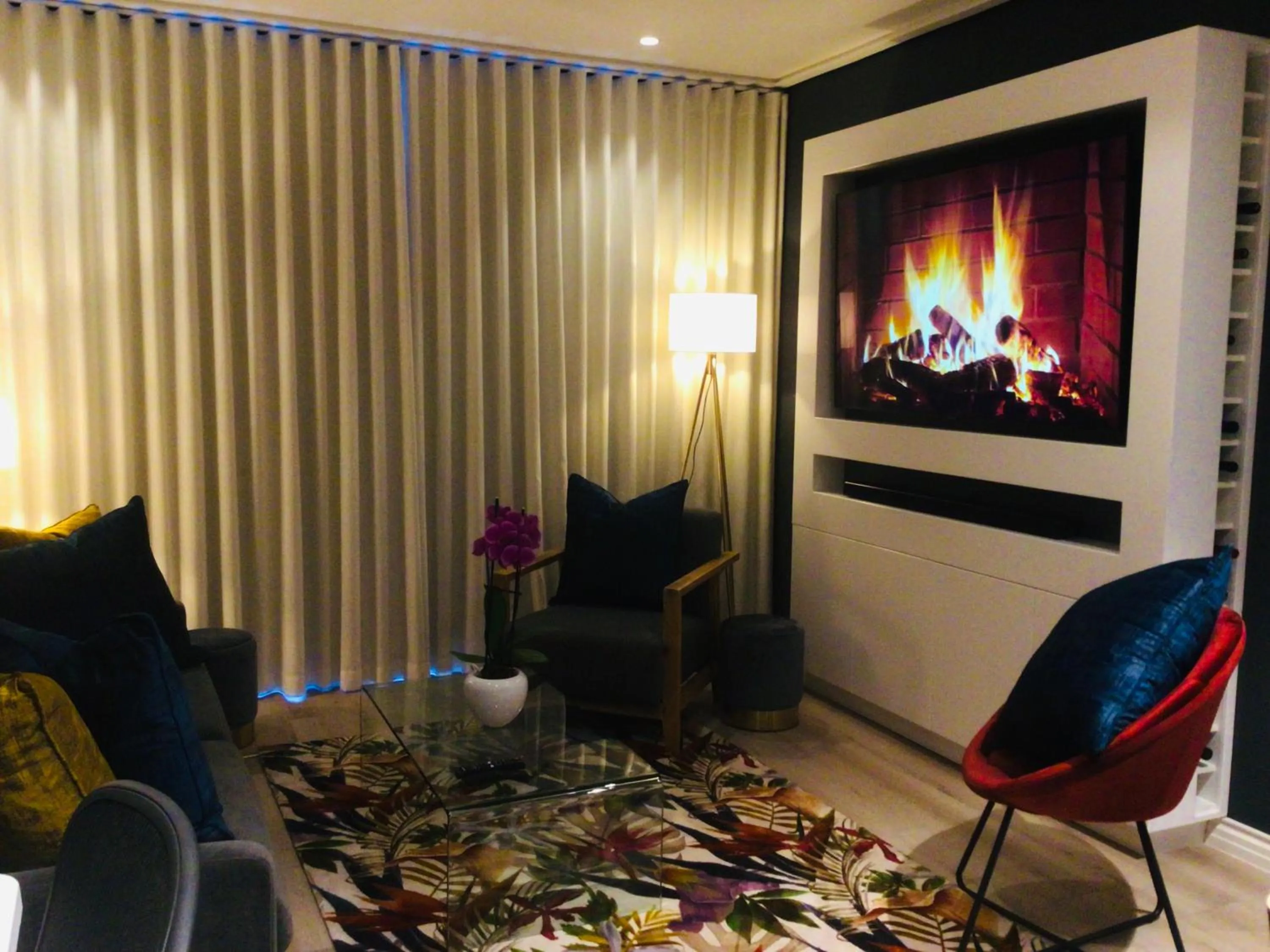 TV and multimedia in Urban Elephant 16 On Bree