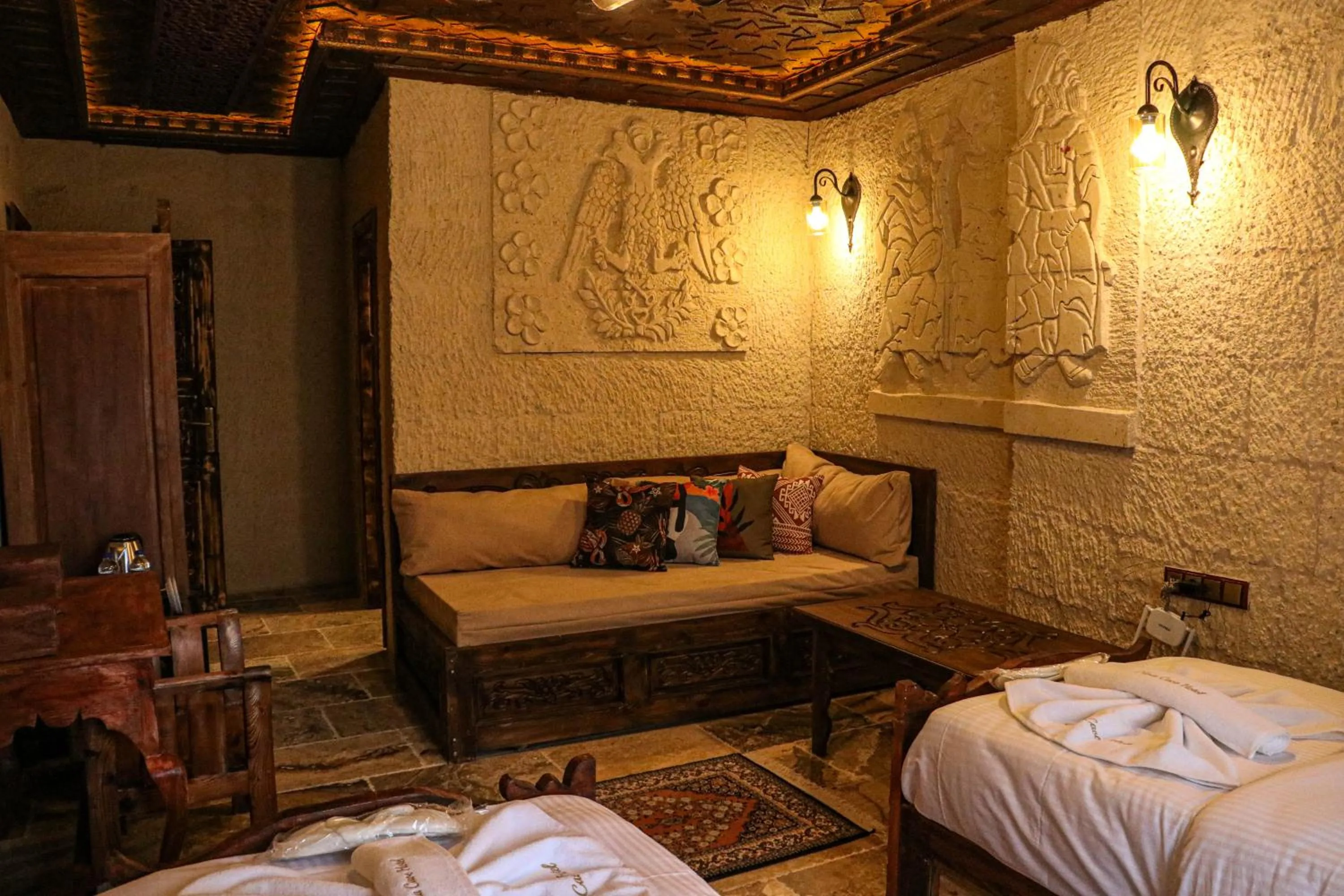 Living room, Bed in Olivia Cave Hotel