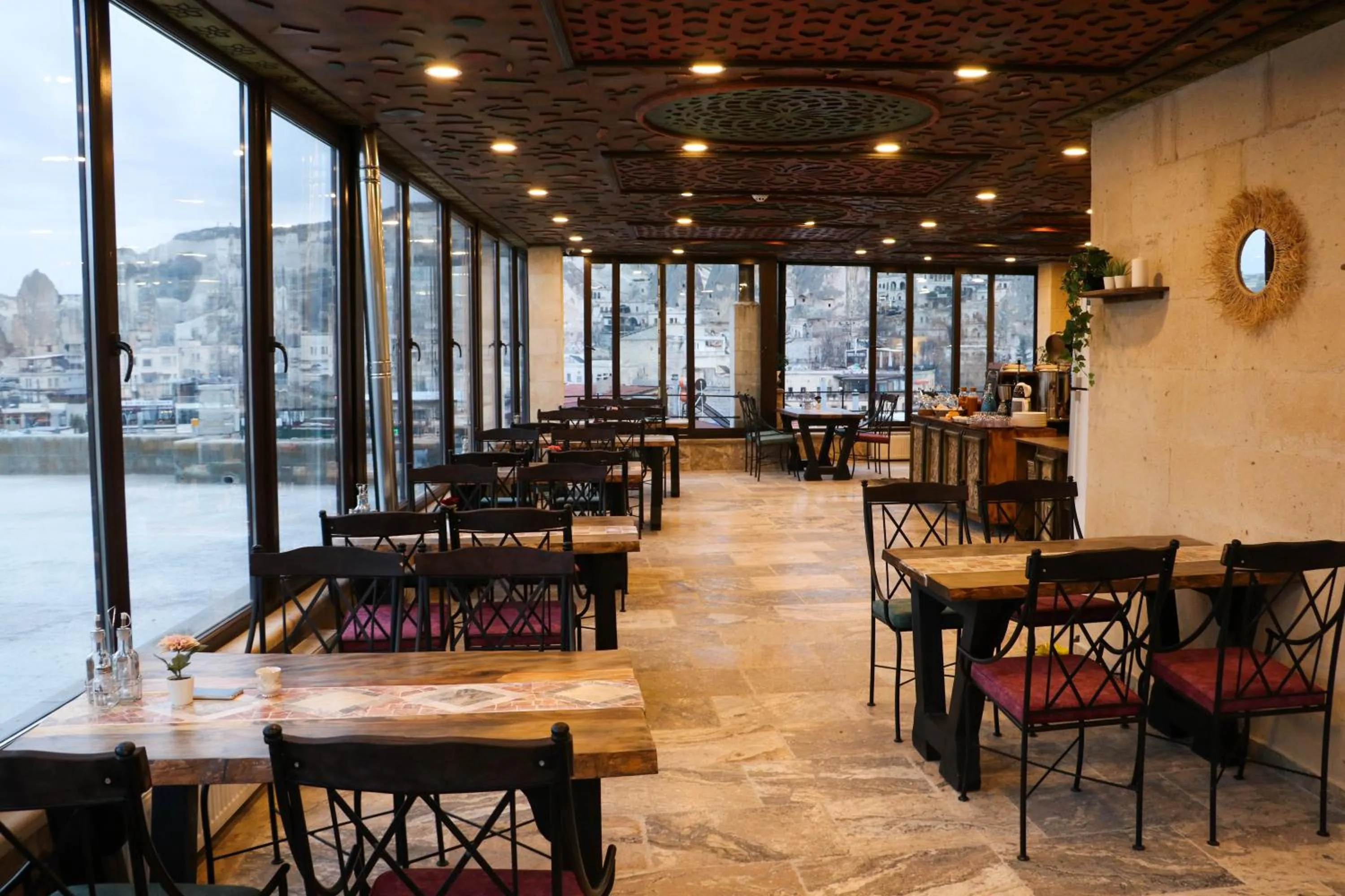 Restaurant/places to eat in Olivia Cave Hotel