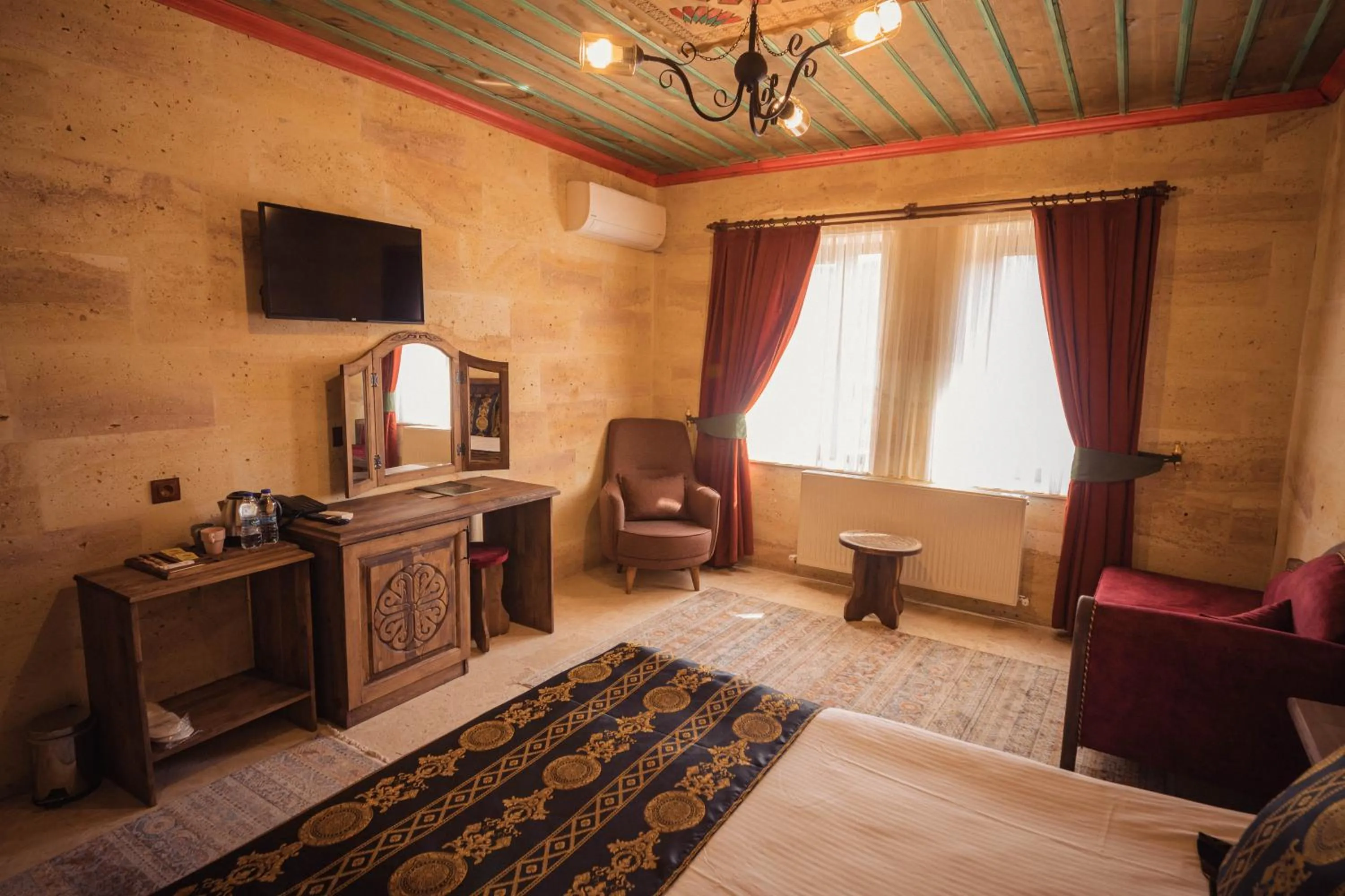 Bed in Olivia Cave Hotel