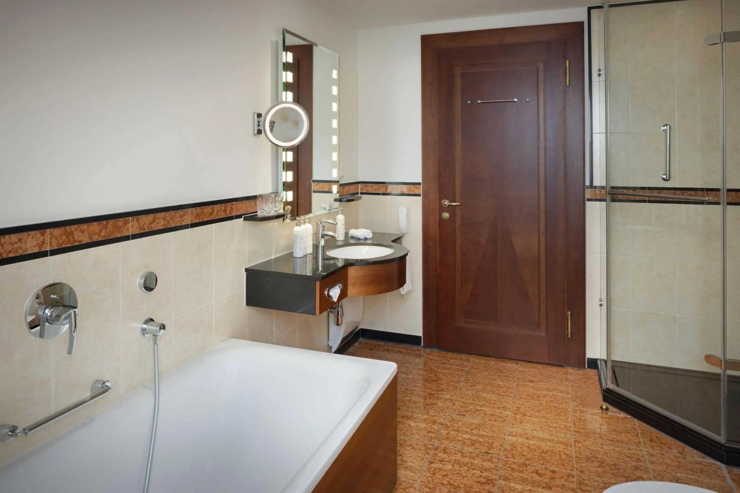 Photo of the whole room in Arabella Jagdhof Resort am Fuschlsee, a Tribute Portfolio Hotel