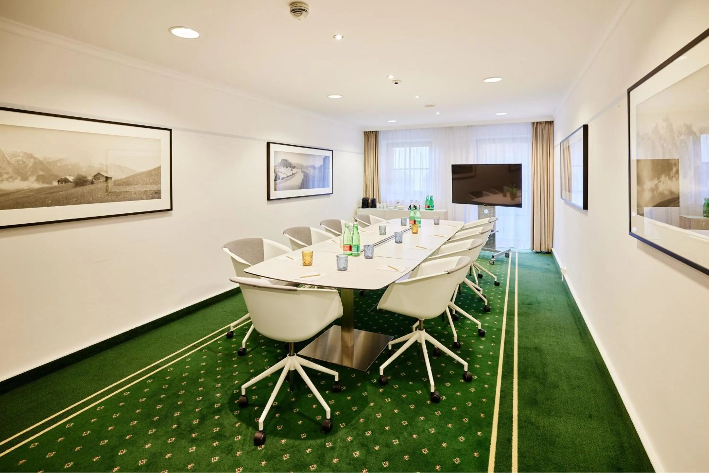 Meeting/conference room in Arabella Jagdhof Resort am Fuschlsee, a Tribute Portfolio Hotel