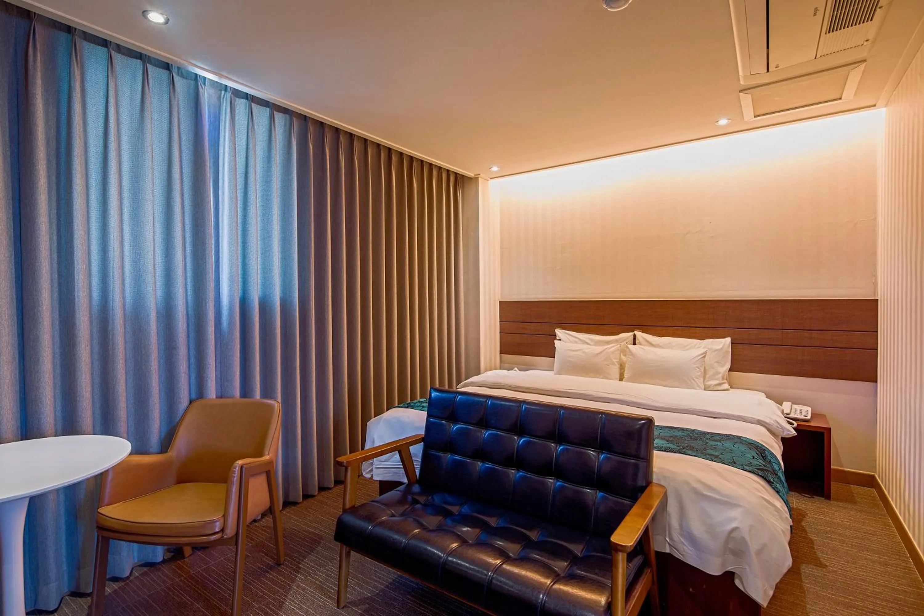 Property logo or sign, Bed in Namsan Hill Hotel