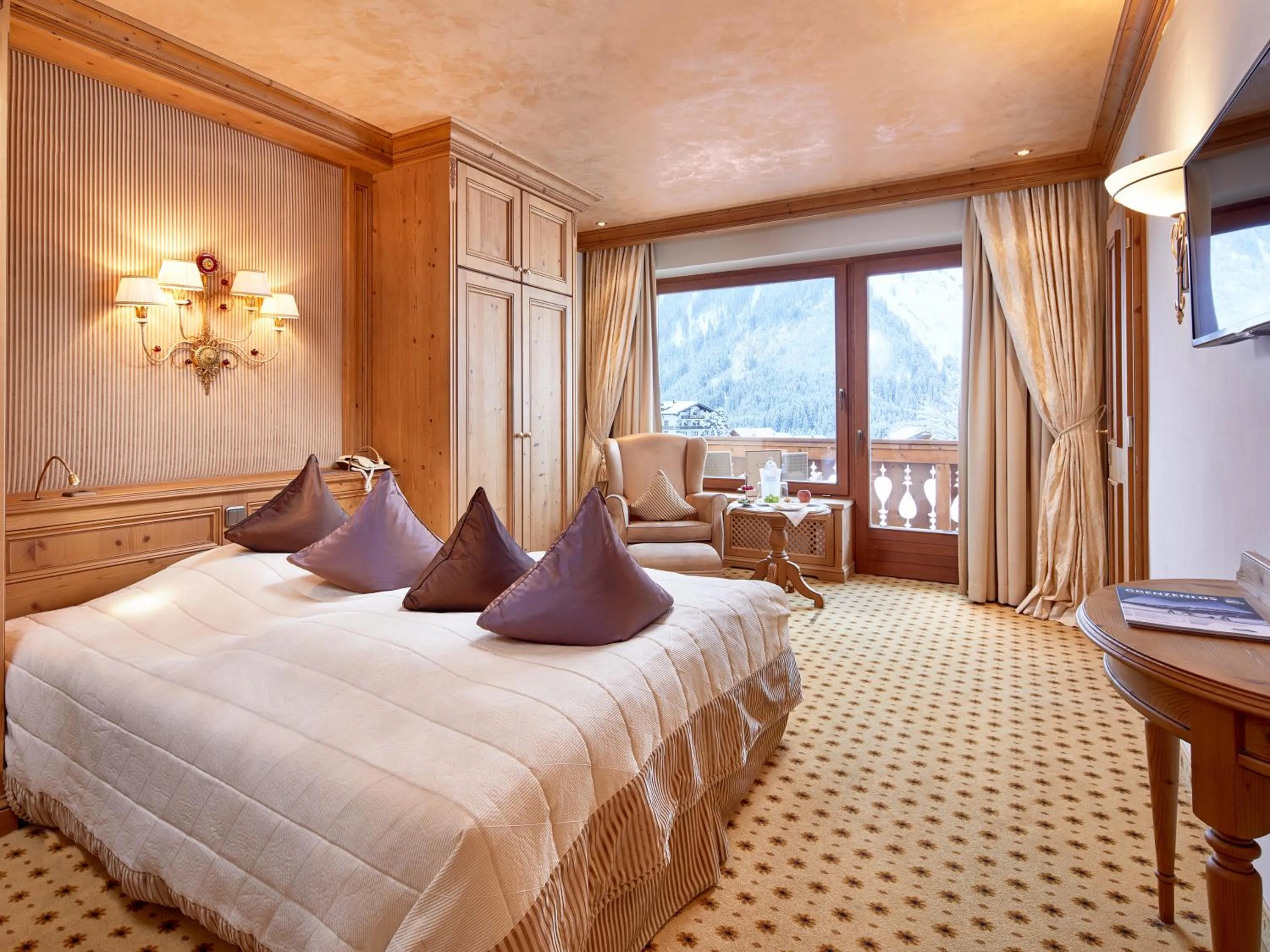 Photo of the whole room, Bed in Hotel Singer – Relais & Châteaux