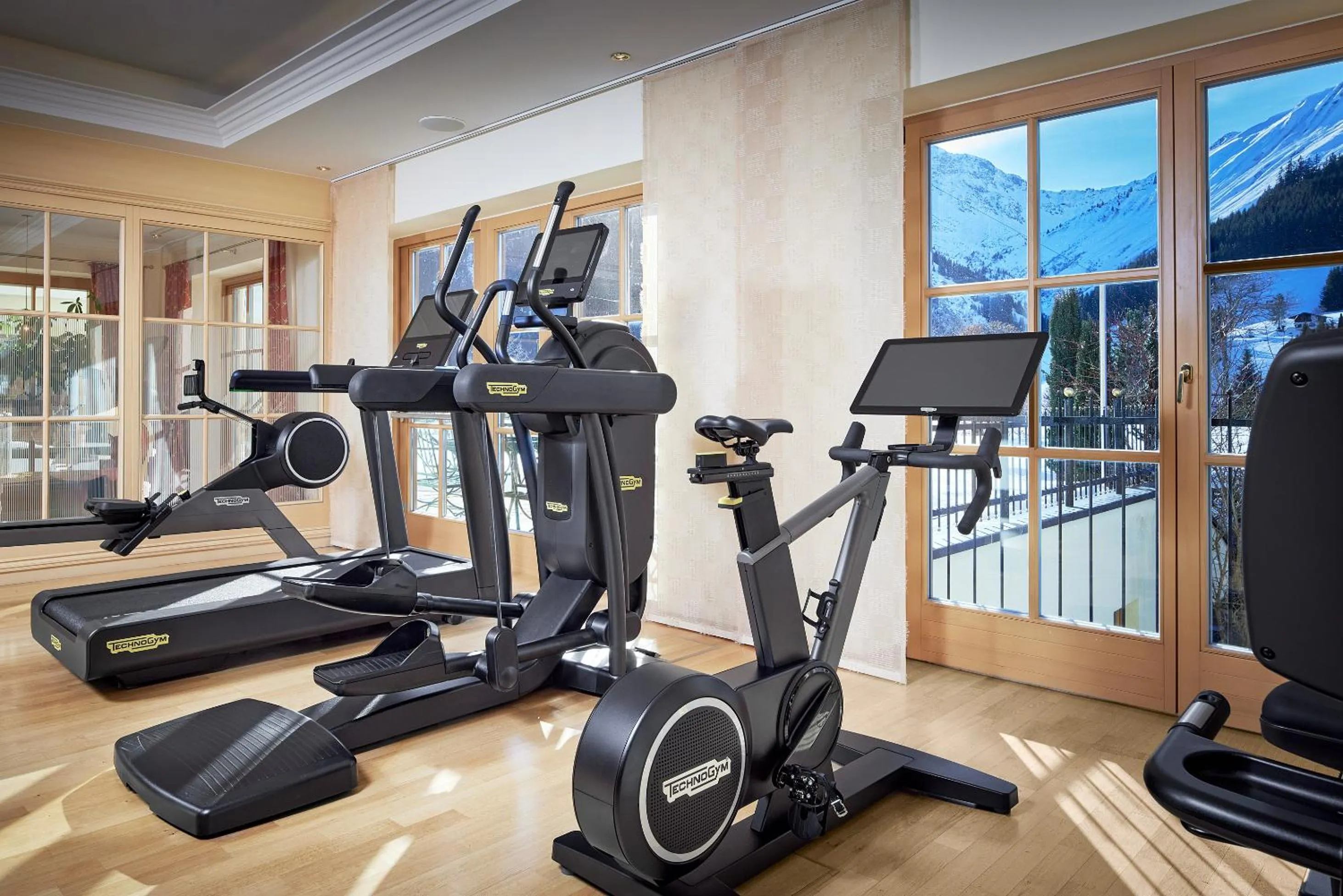 Swimming pool in Hotel Singer – Relais & Châteaux