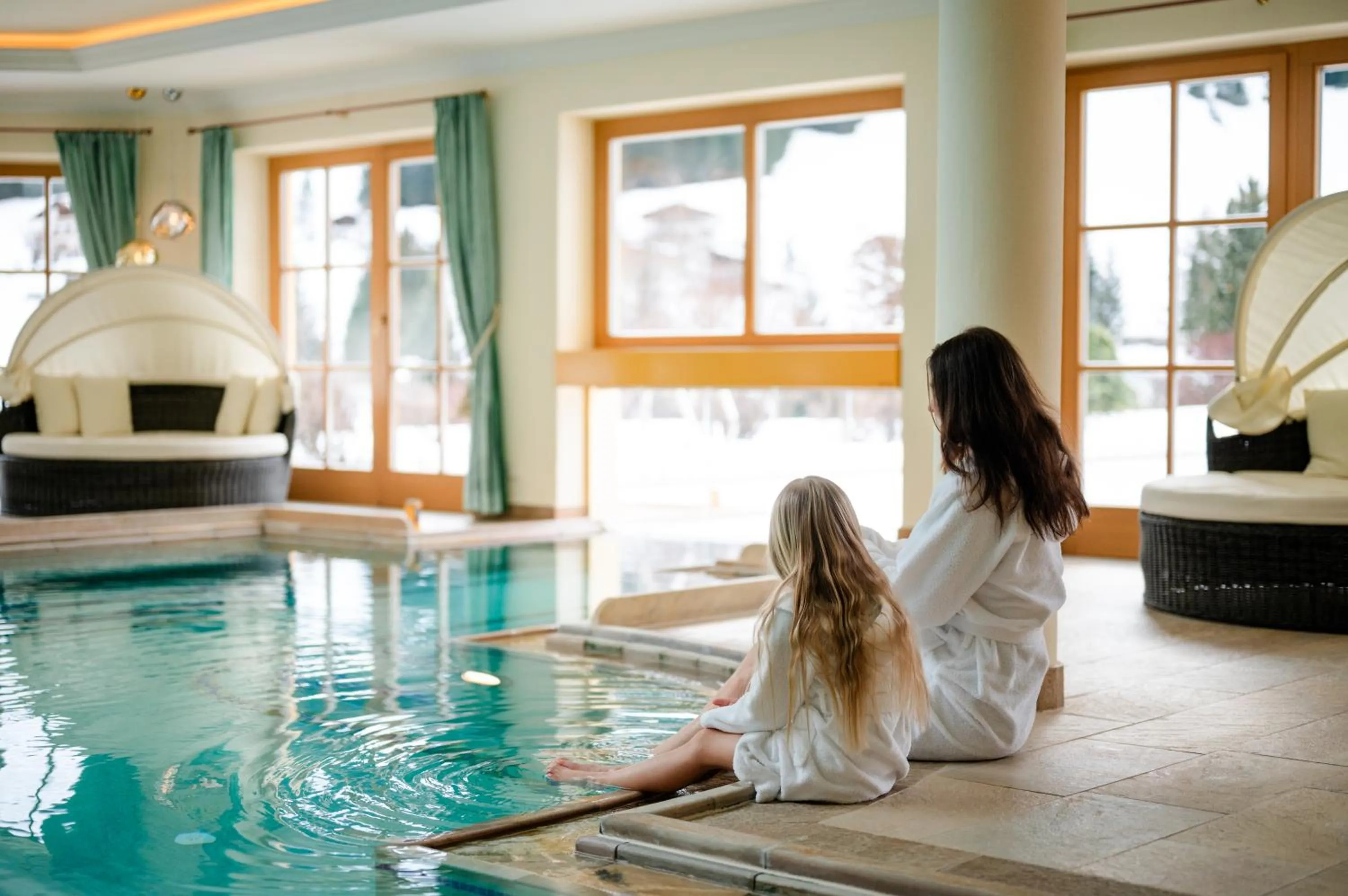 Swimming pool in Hotel Singer – Relais & Châteaux