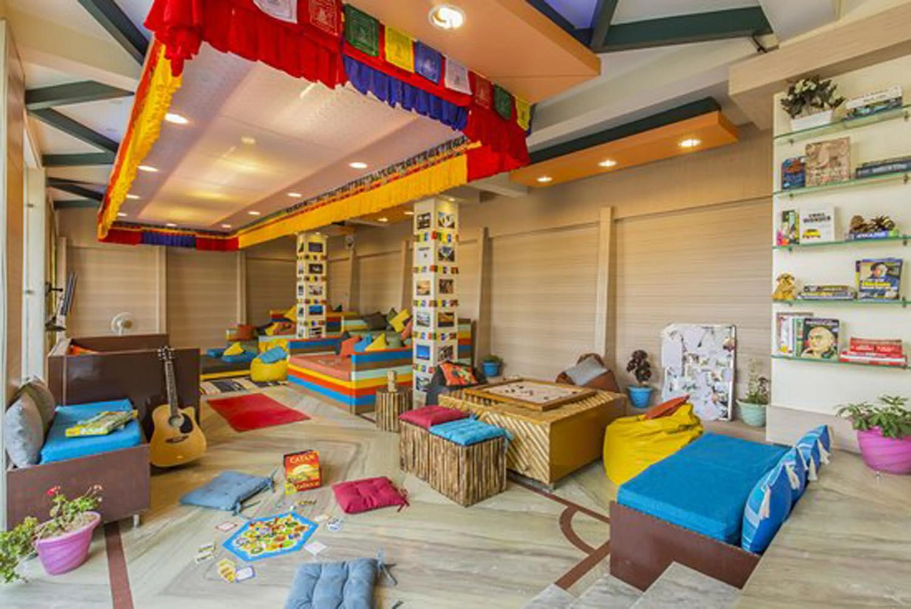 Communal lounge/ TV room in The Trippy Tribe