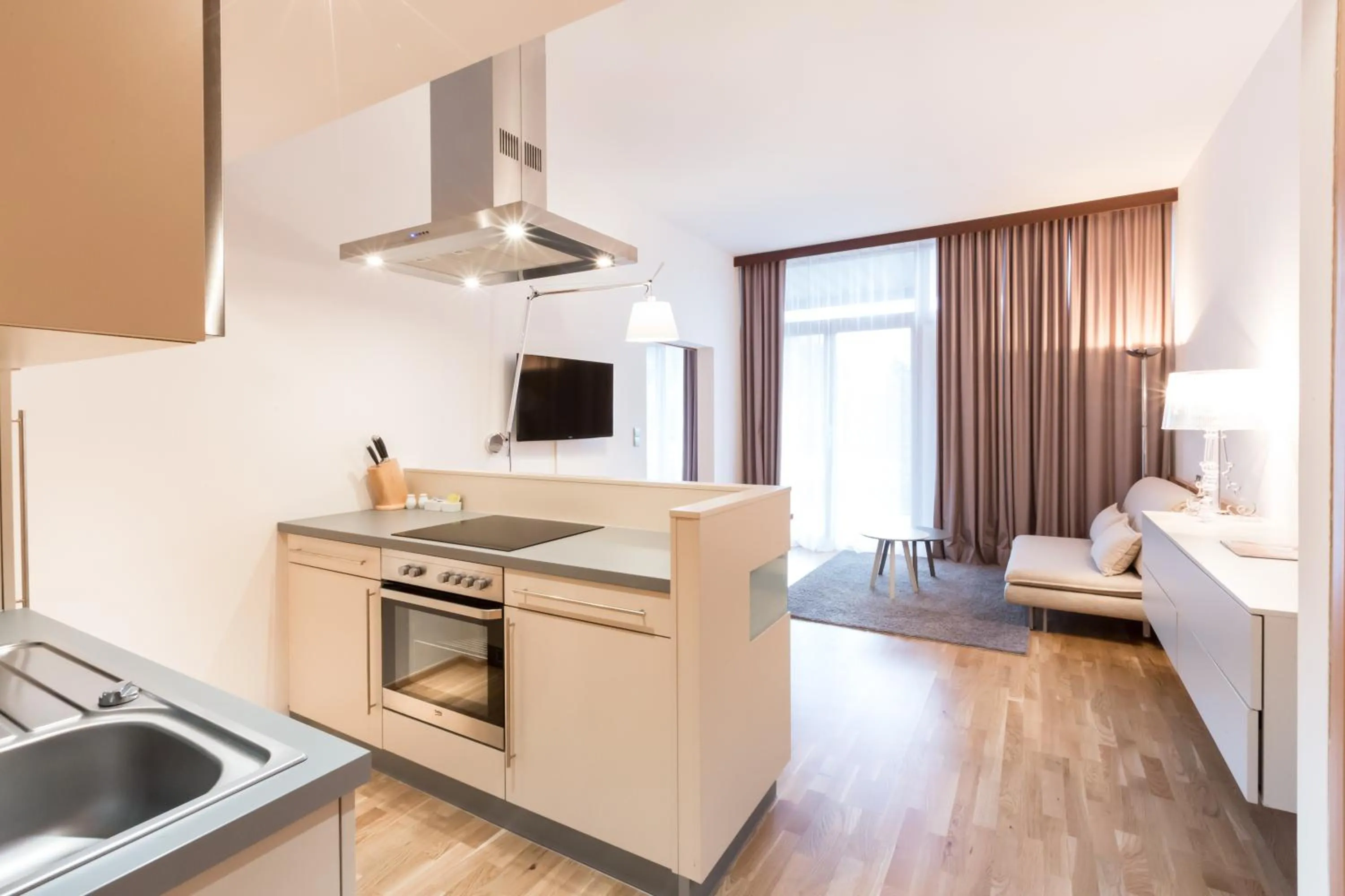 Kitchen or kitchenette in Das Sonnreich - Thermenhotel Loipersdorf