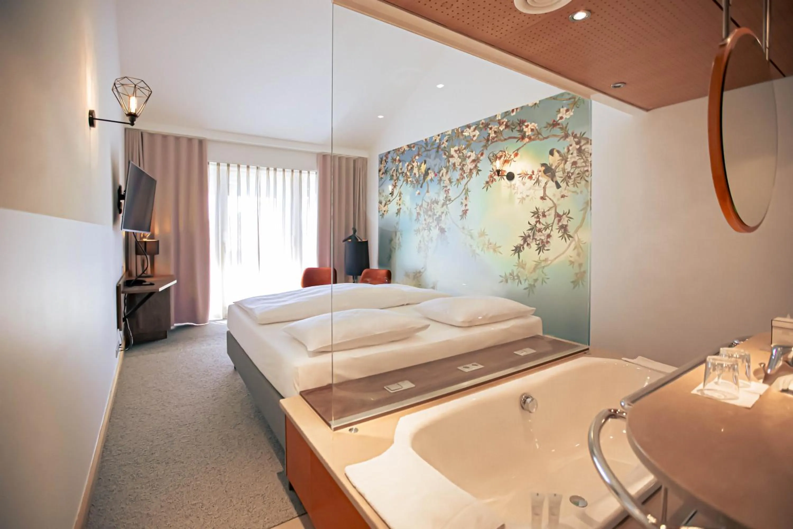 Bathroom, Bed in Das Sonnreich - Thermenhotel Loipersdorf