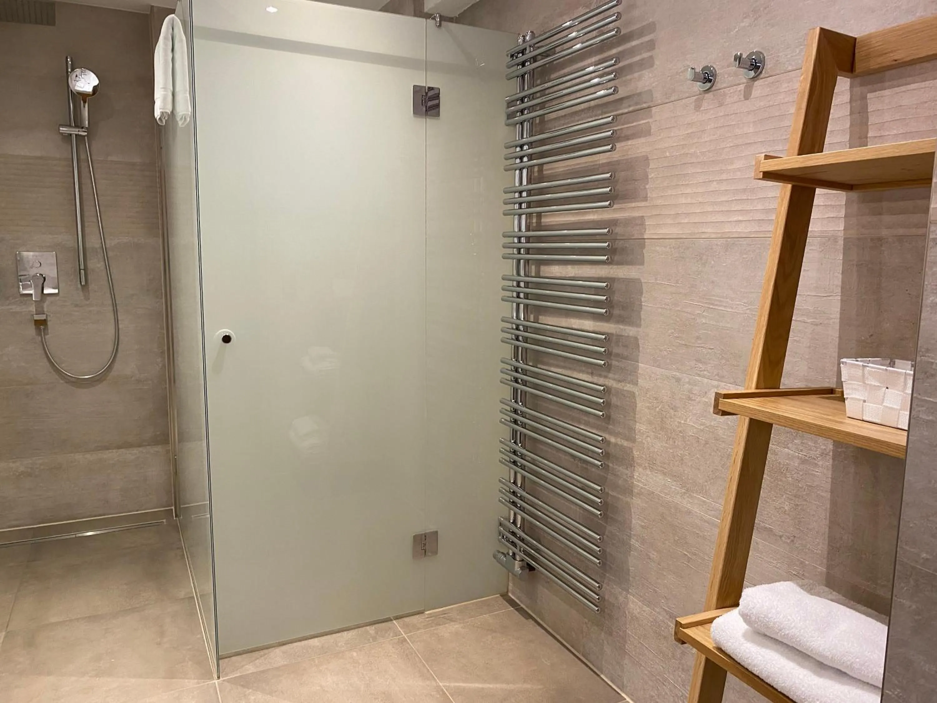 Bathroom in Hotel Tyrolis