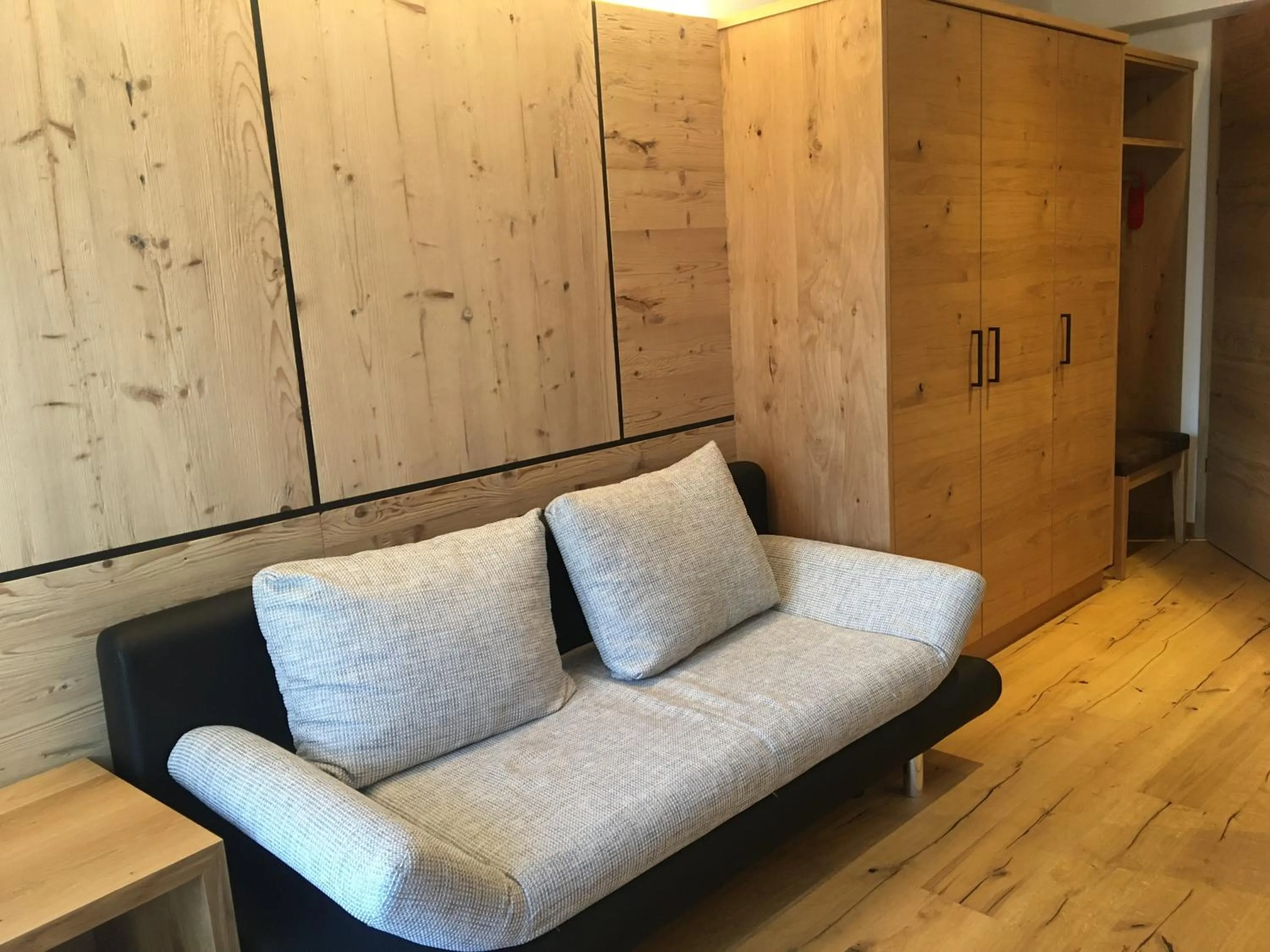 Seating area in Hotel Tyrolis