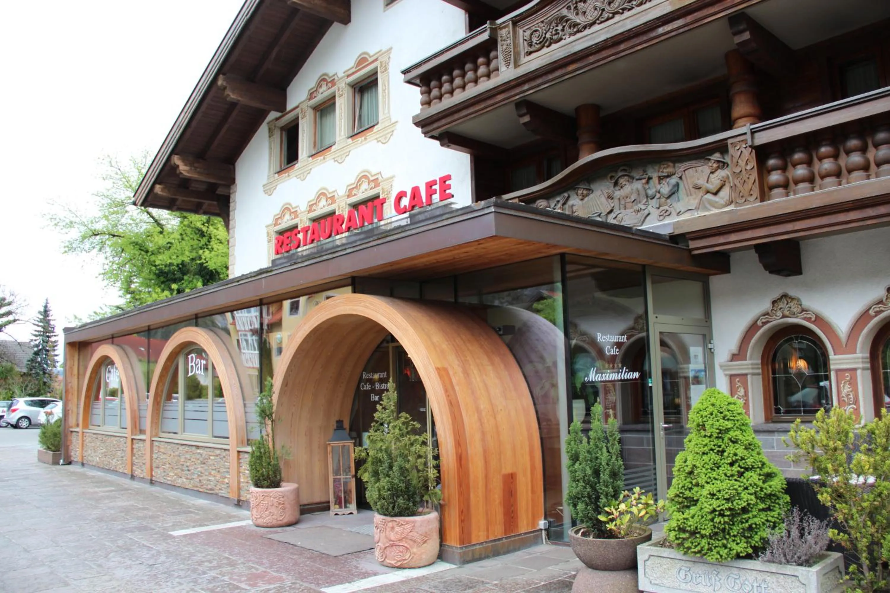 Property building in Hotel Tyrolis