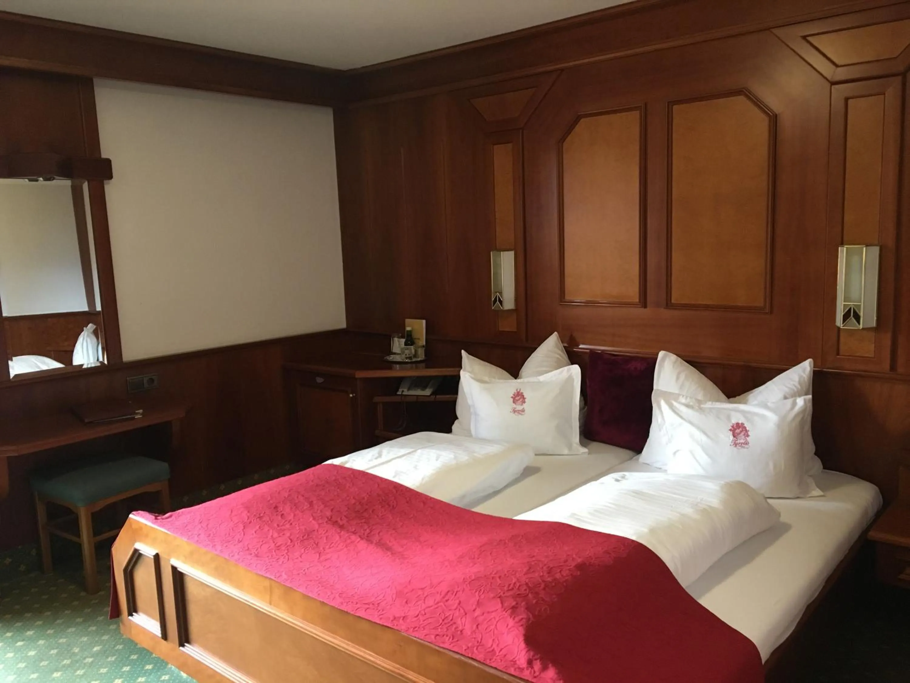 Bed in Hotel Tyrolis