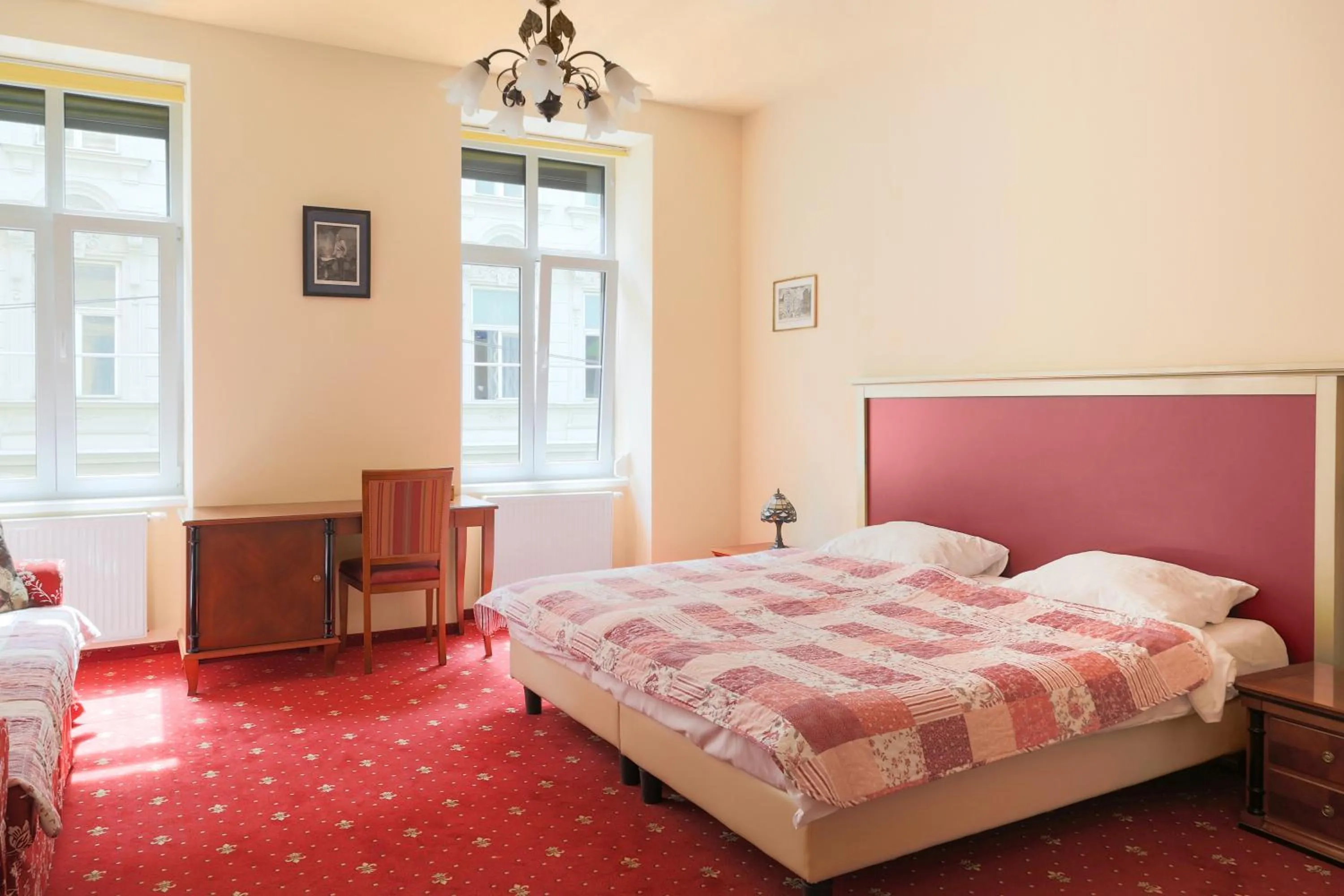 Bed in Altwienerhof Boutique Hotel