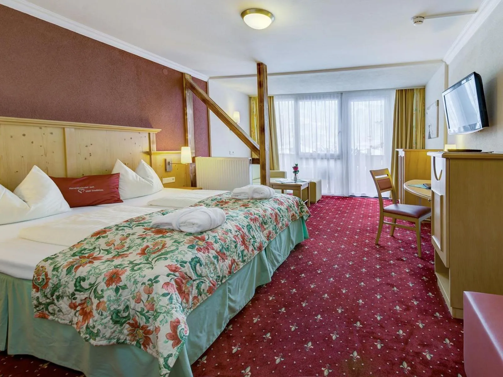 Bed in VÖTTER'S HOTEL in Kaprun am Kitzsteinhorn - Skibus direkt