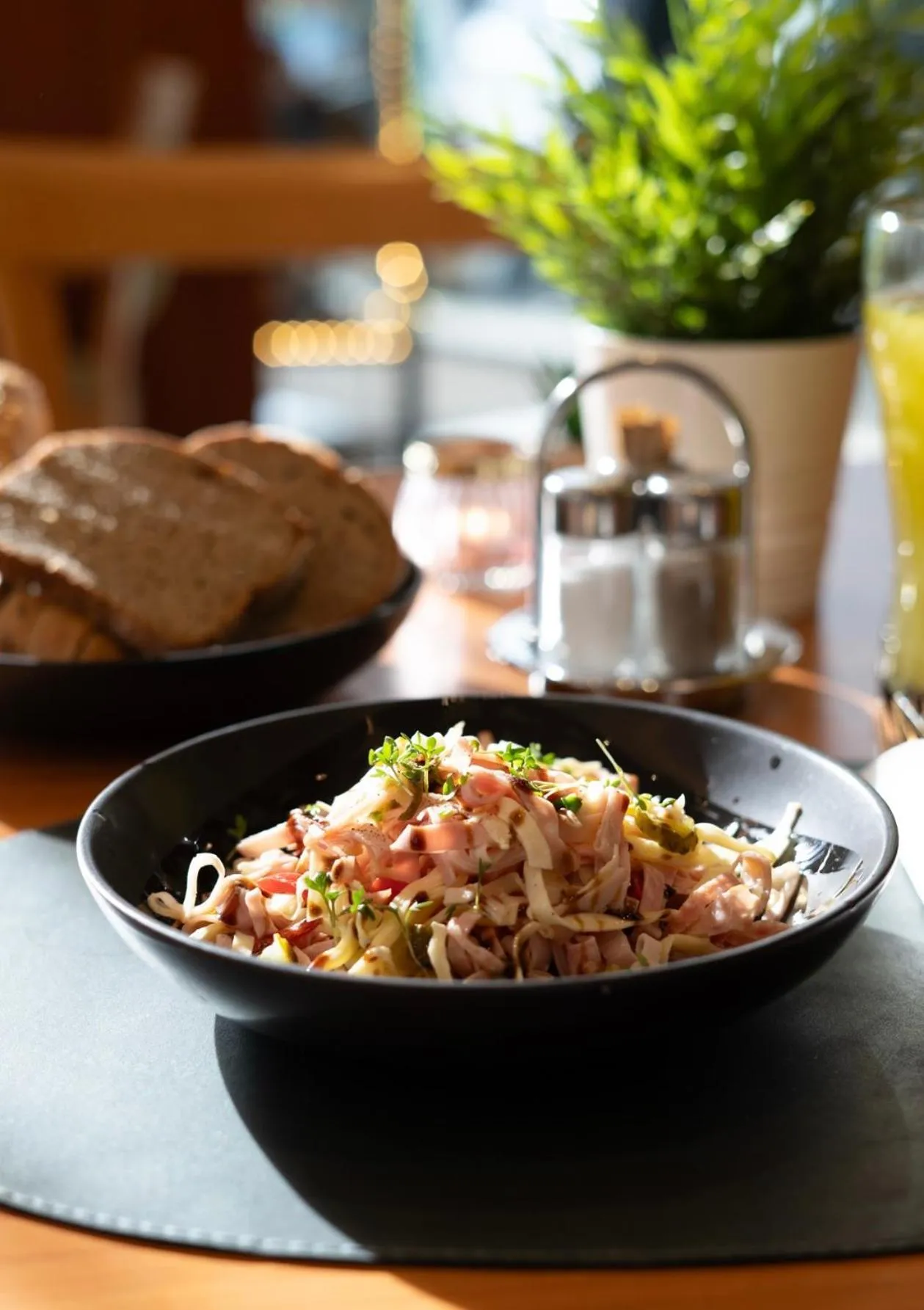 Restaurant/places to eat in Hotel Stoiser Graz -Parkplatz inbegriffen!