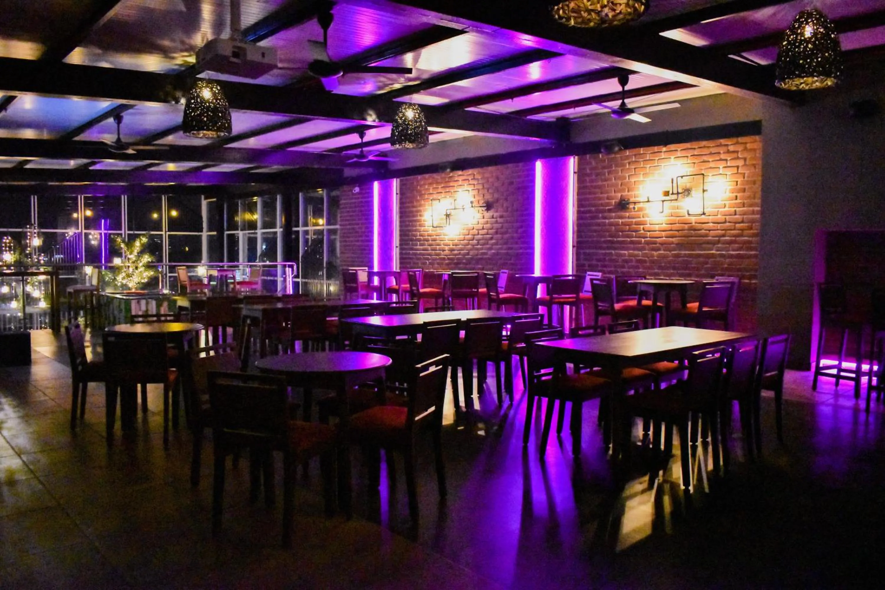 Restaurant/places to eat in THE GRAND CORAL