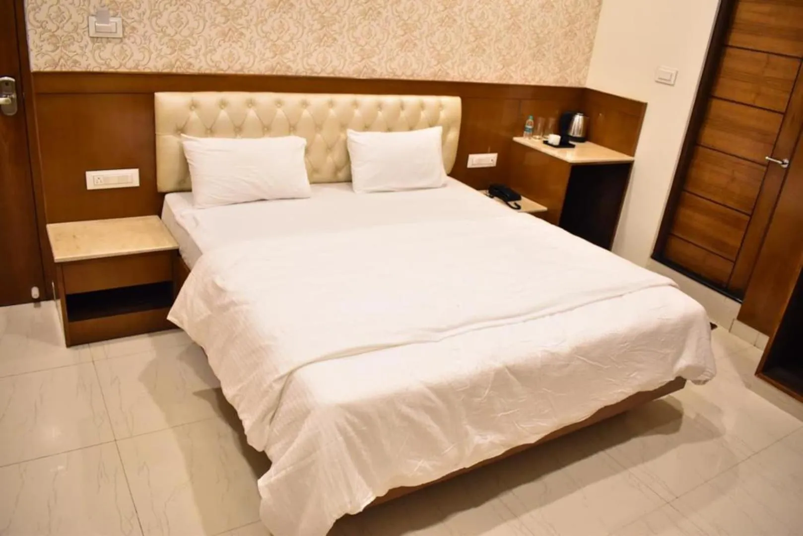 Bed in THE GRAND CORAL