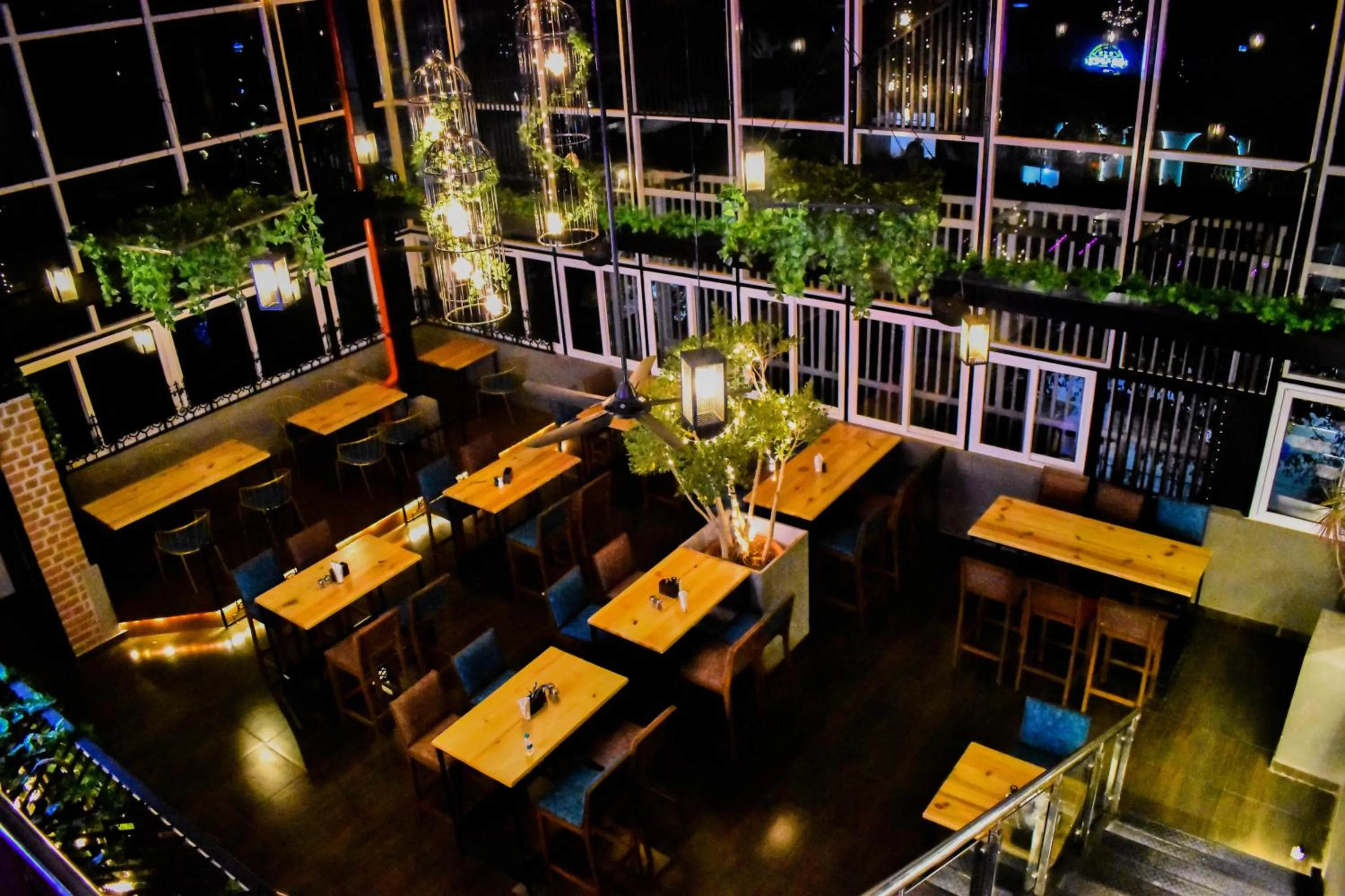 Restaurant/places to eat in THE GRAND CORAL