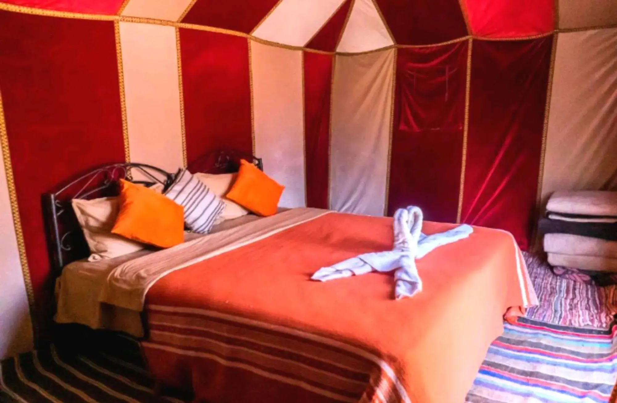 Deluxe Quadruple Room in Desert Romantic Camp Deluxe Quadruple Room in Desert Romantic Camp