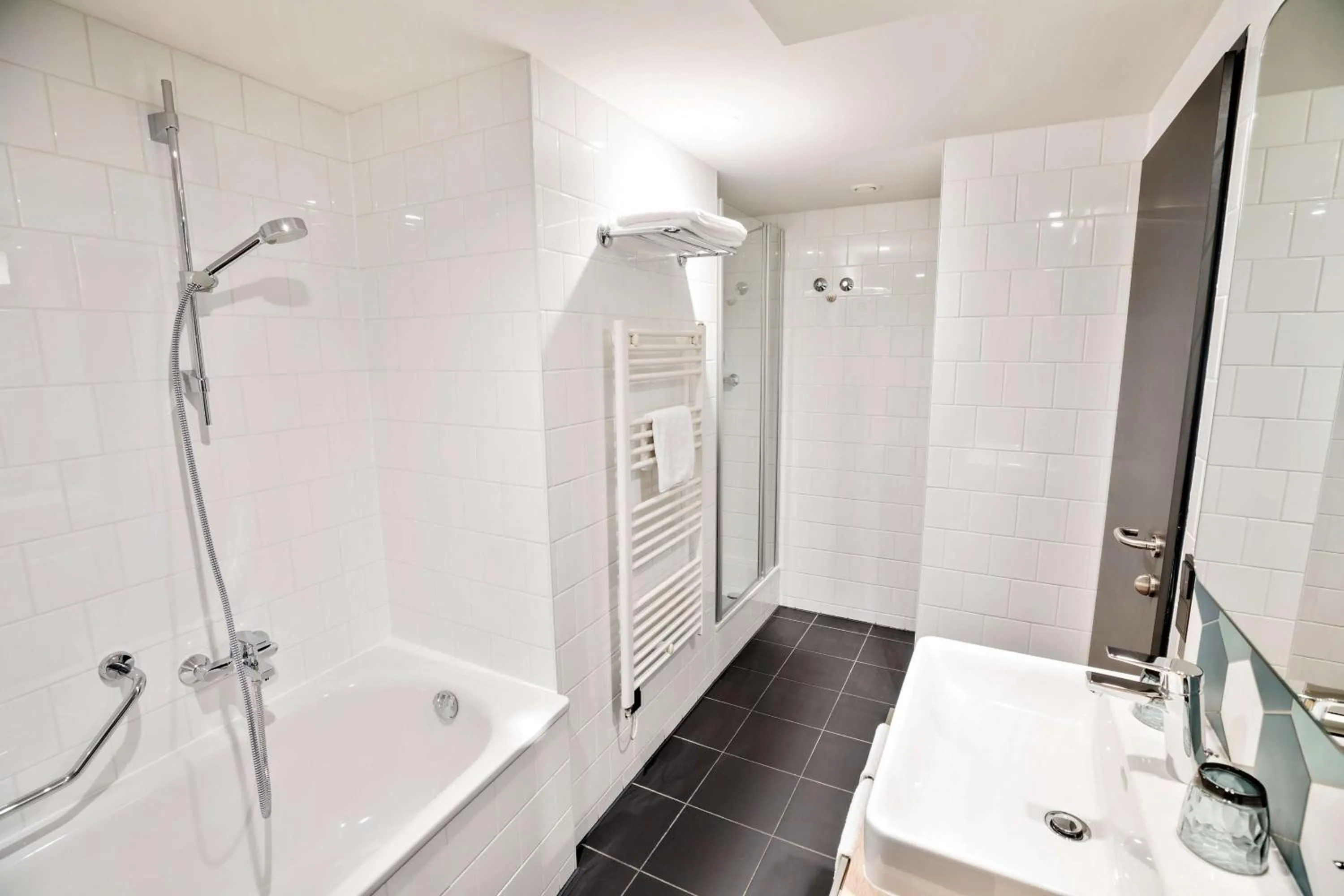 Bathroom in Spark by Hilton Vienna Messe Prater